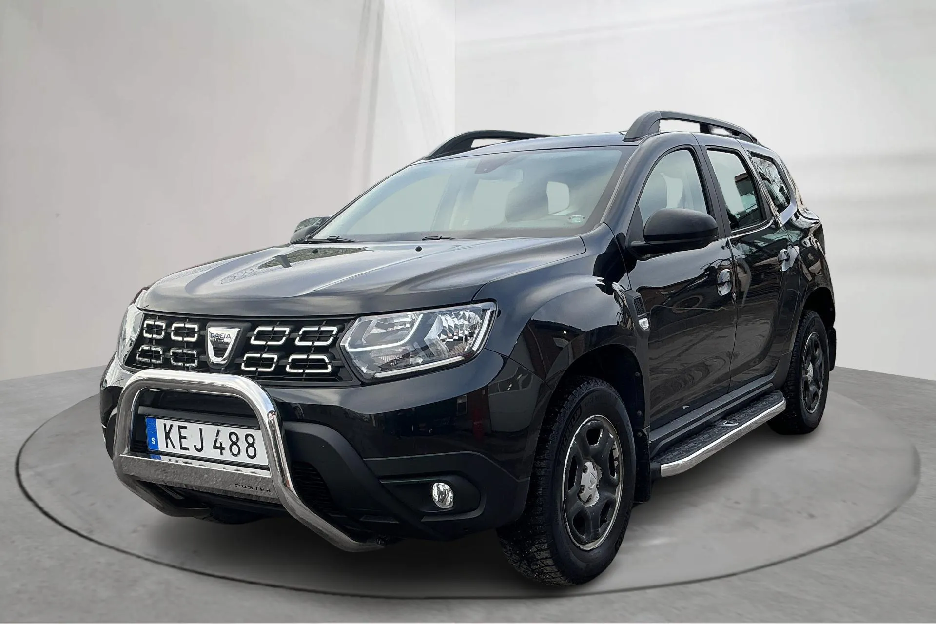 Presentationsfoto 1 av 13: Dacia Duster 1.6 SCe 4x2 (115hk) - 5 349 mil - Manuell - svart - 2018