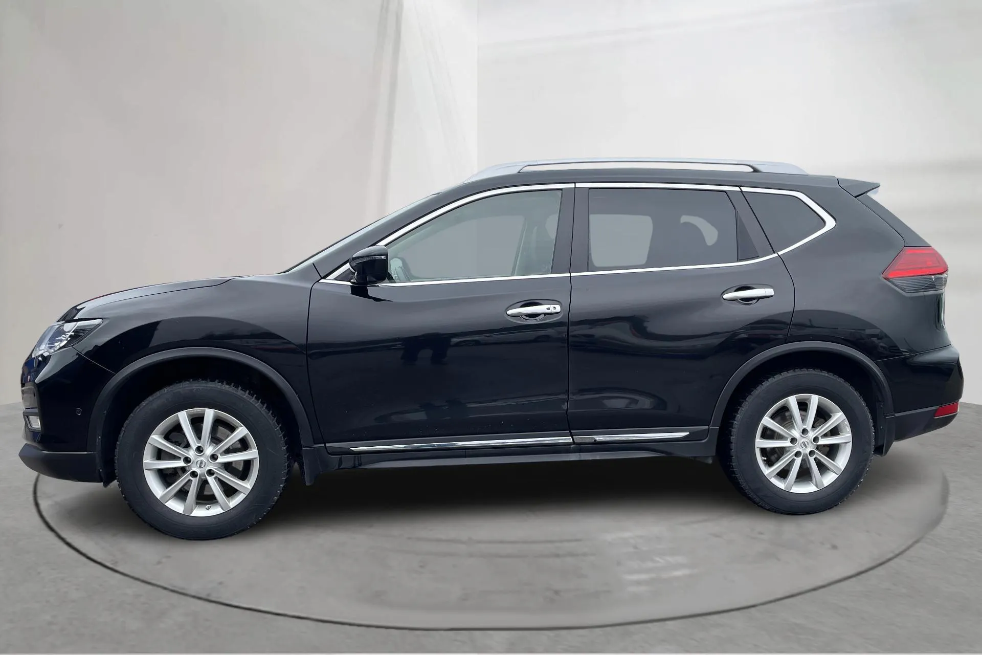 Presentationsfoto 2 av 26: Nissan X-trail 1.3 DIG-T 2WD (160hk) - 12 903 mil - Automat - svart - 2020