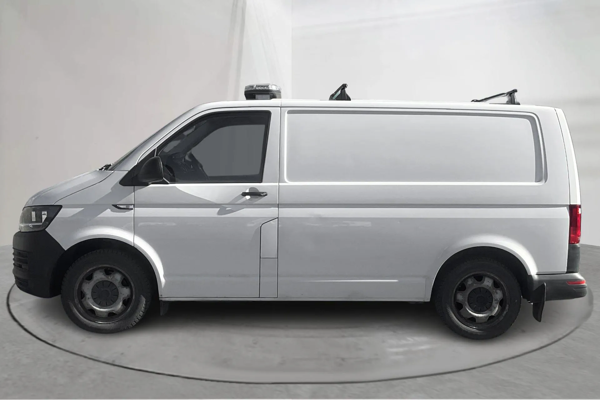 Presentationsfoto 2 av 14: VW Transporter T6 2.0 TDI BMT 4MOTION Skåp (180hk) - 6 661 mil - Automat - vit - 2016