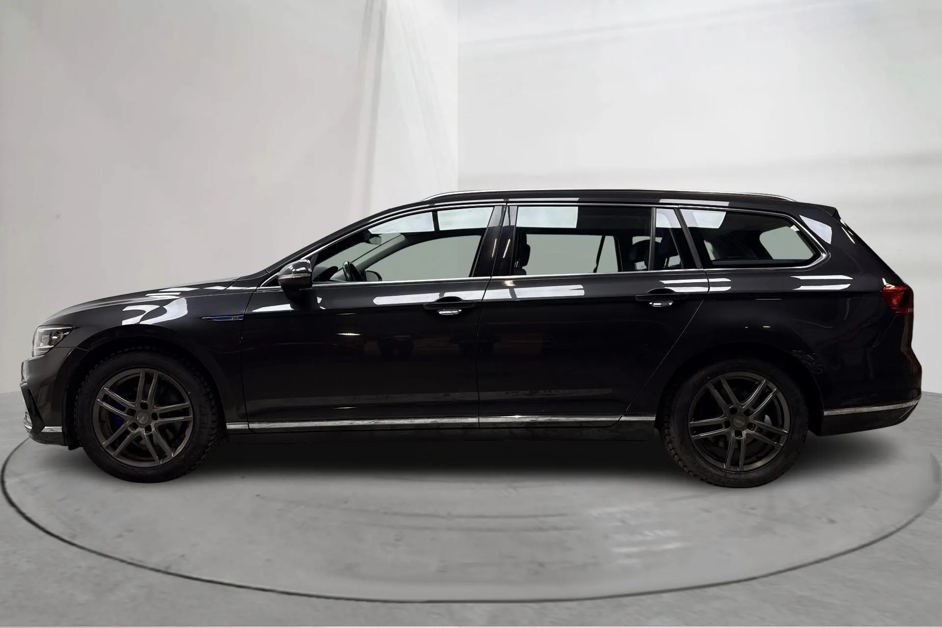 Presentation photo 2 of 20: VW Passat 1.4 GTE Sportscombi (218hk) - 193 020 km - Automatic - Dark Grey - 2020