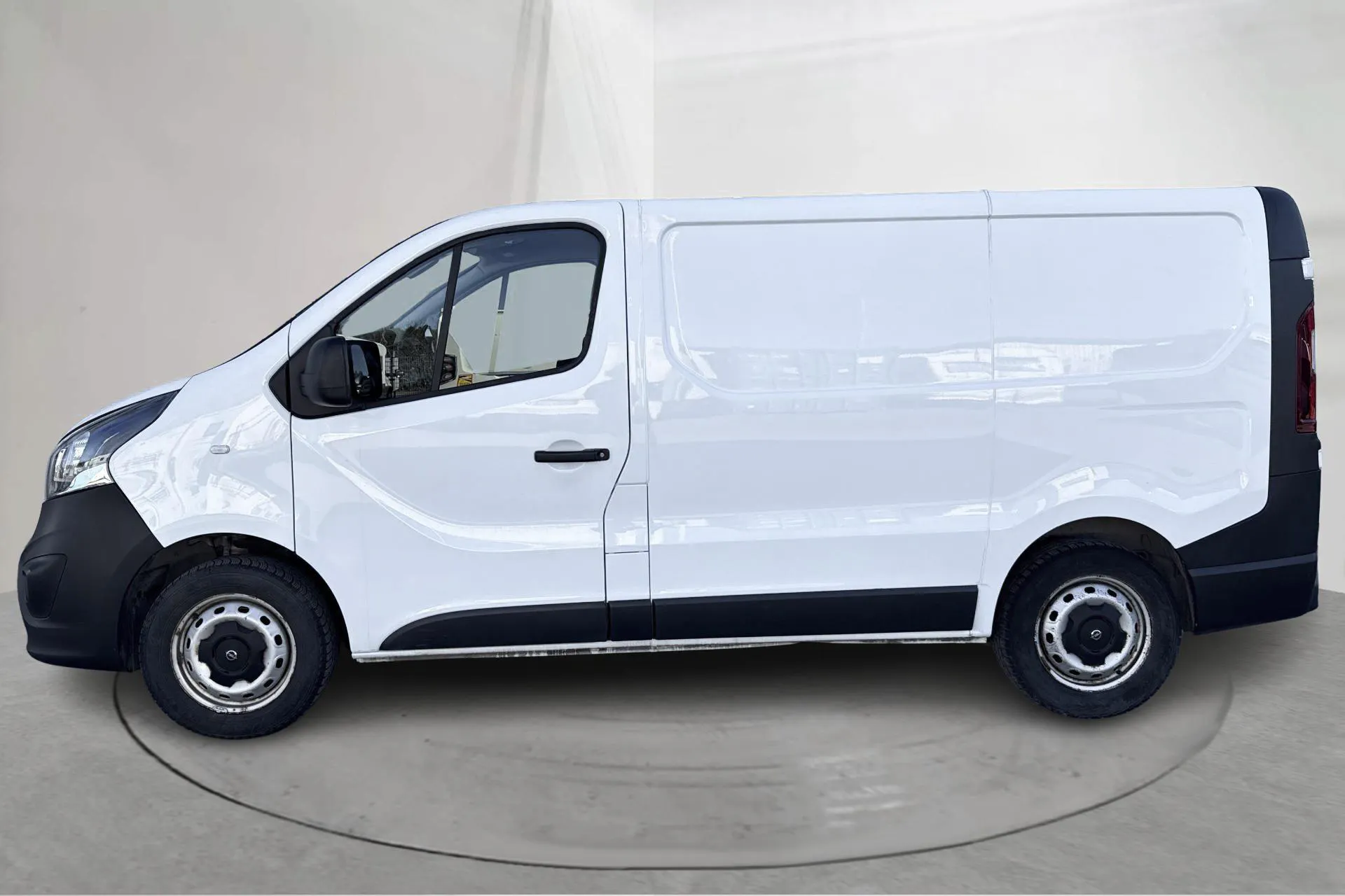 Presentation photo 2 of 14: Opel Vivaro 1.6 CDTI (90hk) - 160 210 km - Manual - white - 2016