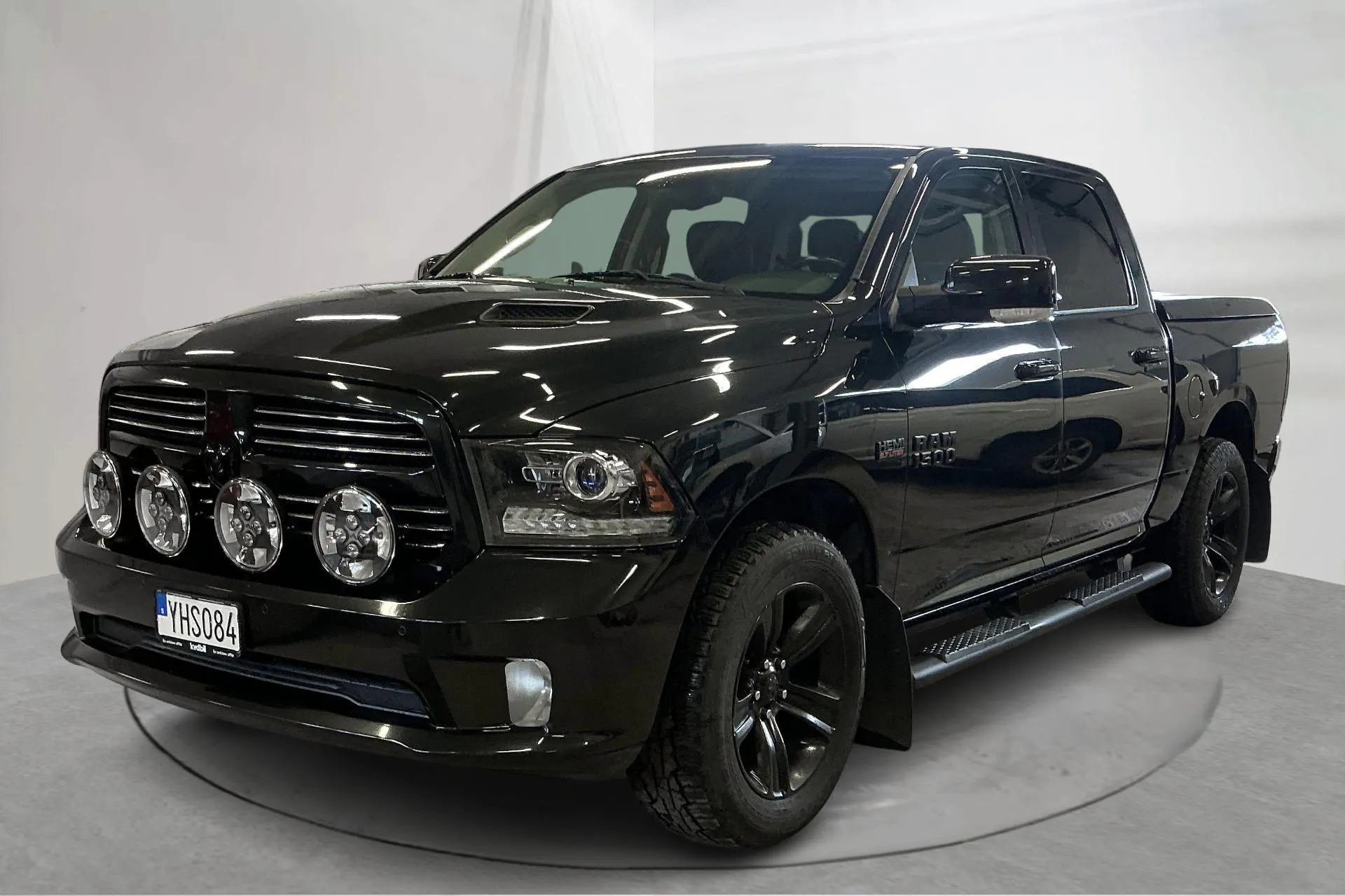 Presentation photo 1 of 17: Dodge RAM 1500 5.7 4WD (401hk) - 103 250 km - Automatic - black - 2017