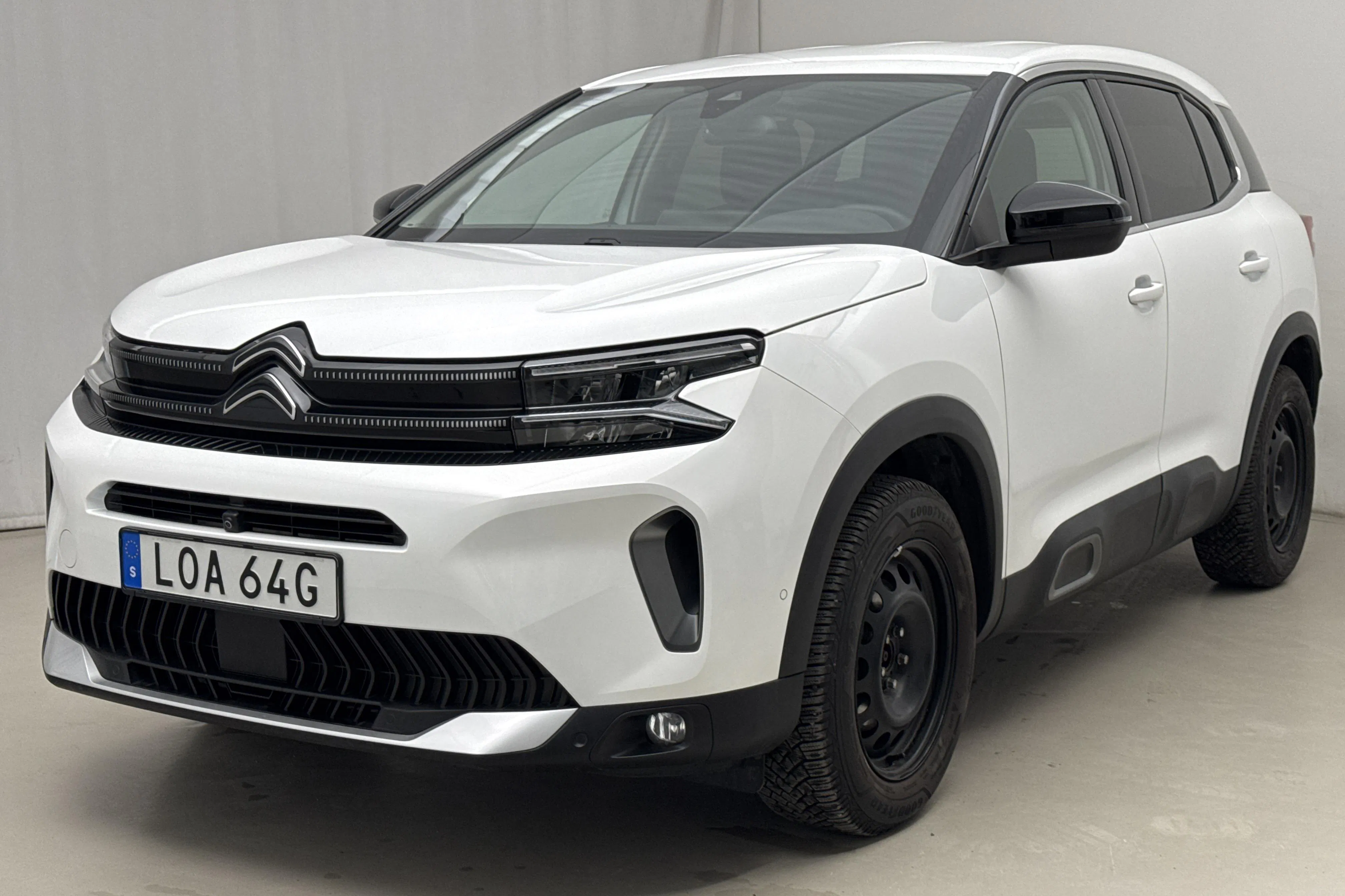 Presentationsfoto 1 av 18: Citroën C5 Aircross PureTech (130hk) - 2 420 mil - Automat - vit - 2023