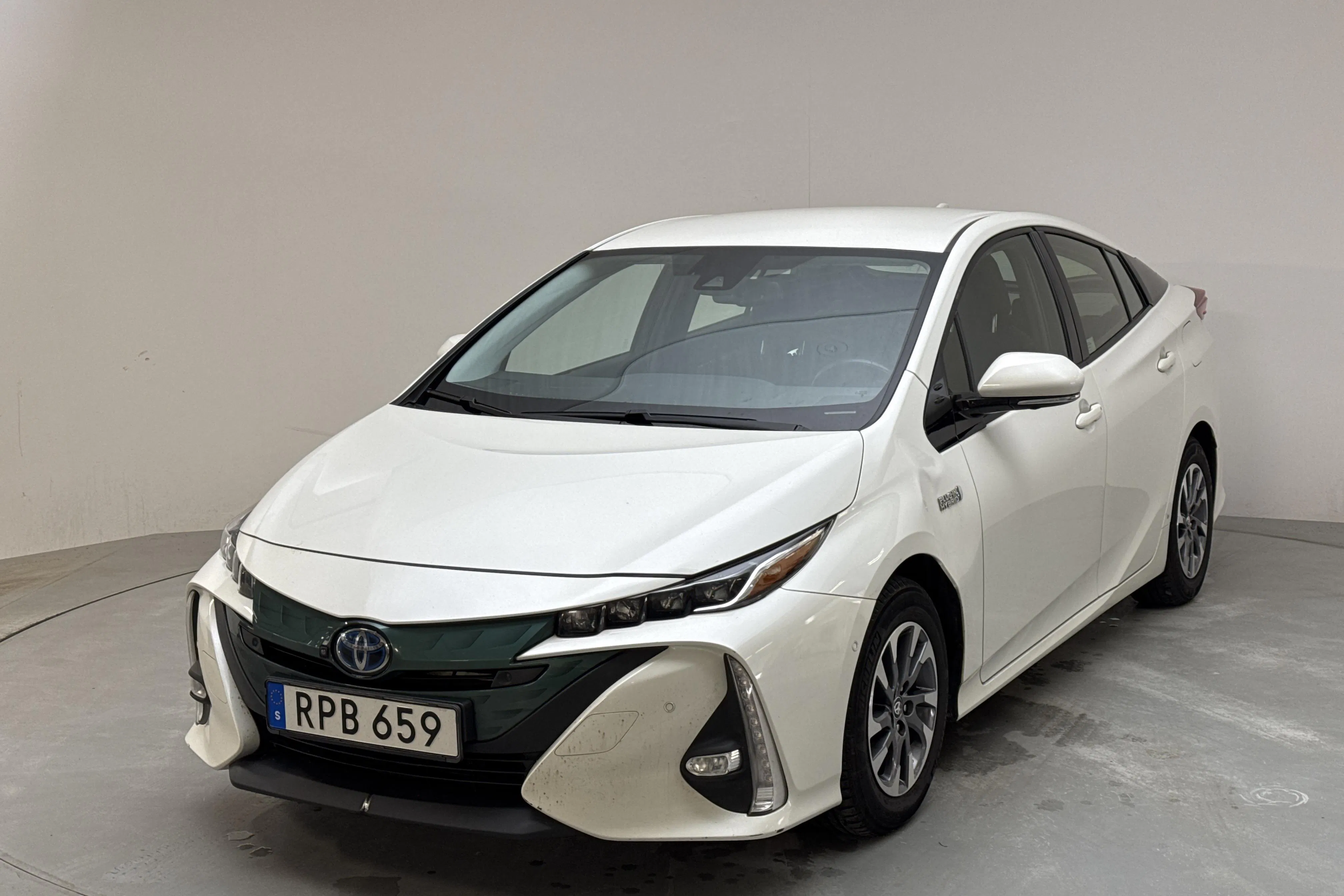 Toyota Prius 1.8 Plug-In (99hk)