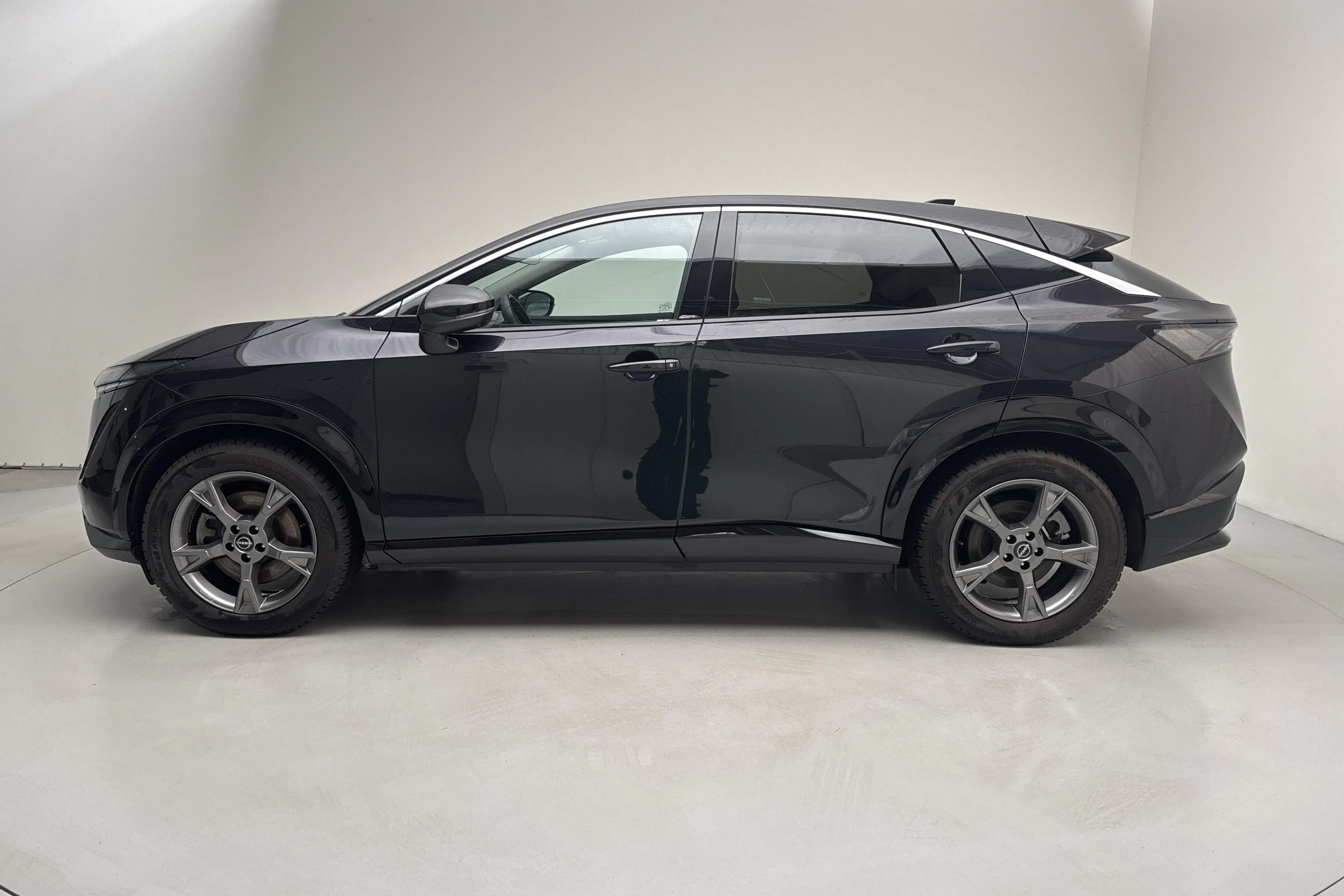 Presentationsfoto 2 av 16: Nissan Ariya 63kWh (217hk) - 3 384 mil - Automat - Dark Green - 2023