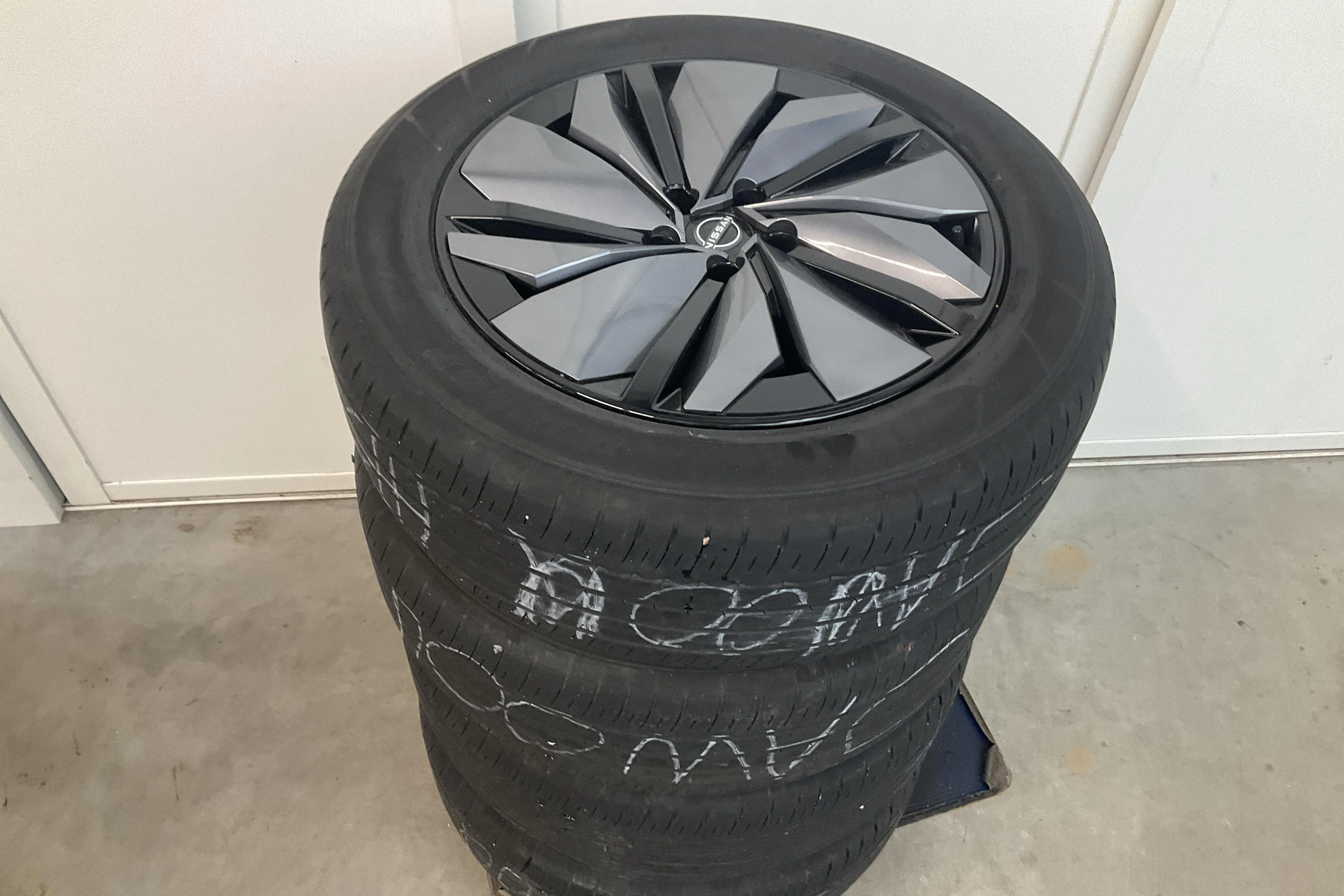 Presentationsfoto 16 av 16: Nissan Ariya 63kWh (217hk) - 3 384 mil - Automat - Dark Green - 2023