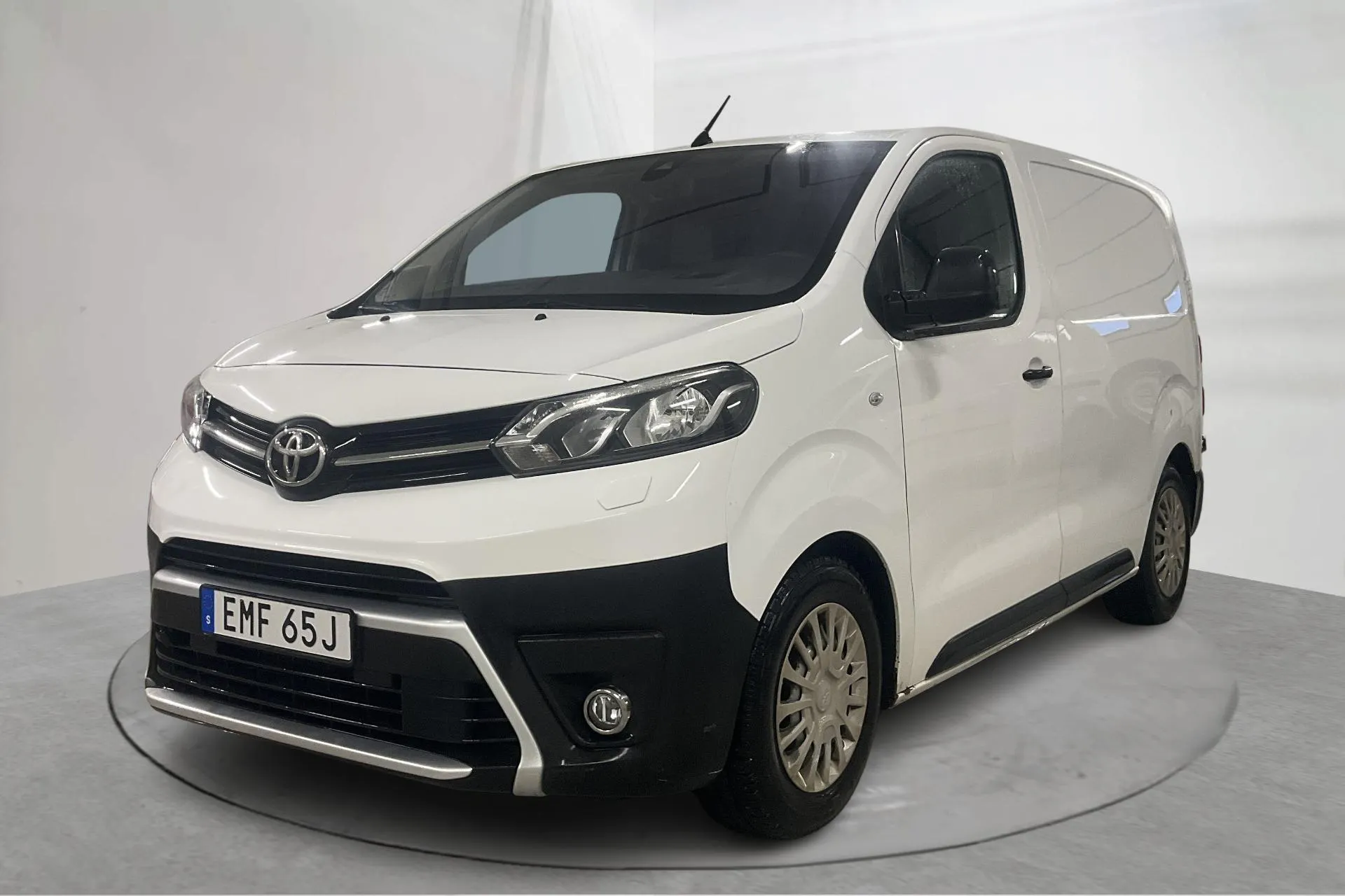 Presentation photo 1 of 22: Toyota PROACE 1.5D (120hk) - 65 450 km - Manual - white - 2019