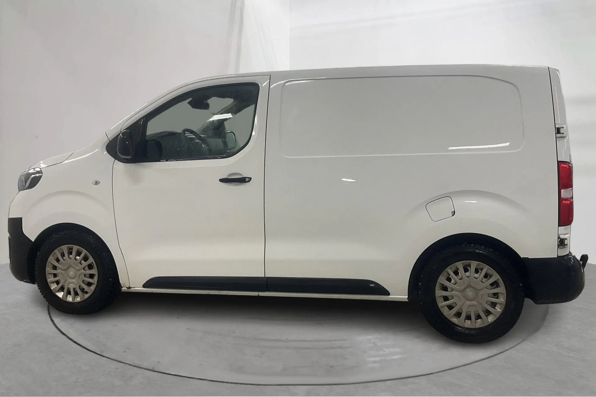 Presentation photo 2 of 22: Toyota PROACE 1.5D (120hk) - 65 450 km - Manual - white - 2019