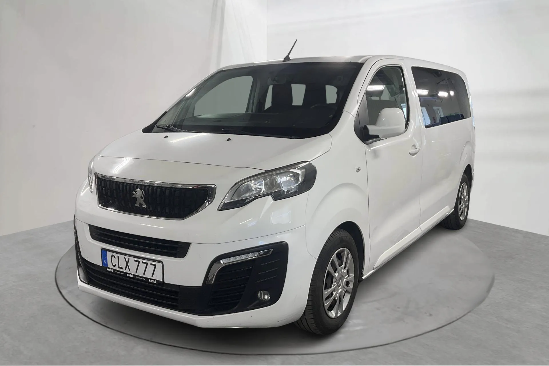 Presentationsfoto 1 av 15: Peugeot Traveller BlueHDi (95hk) - 21 182 mil - Automat - vit - 2017