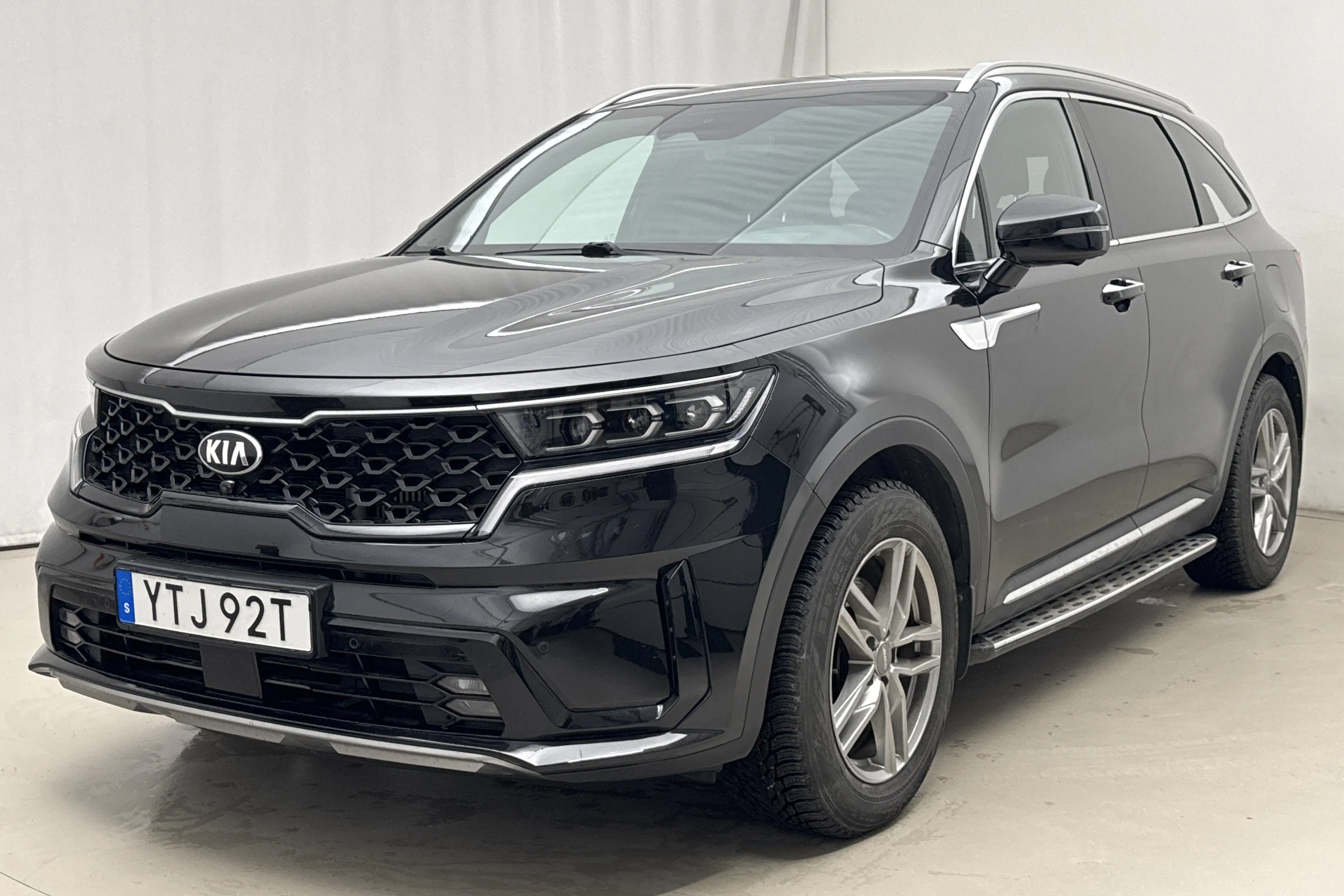 Presentation photo 1 of 28: KIA Sorento 1.6 T-GDi Plug-in Hybrid AWD (265hk) - 62 460 km - Automatic - black - 2021