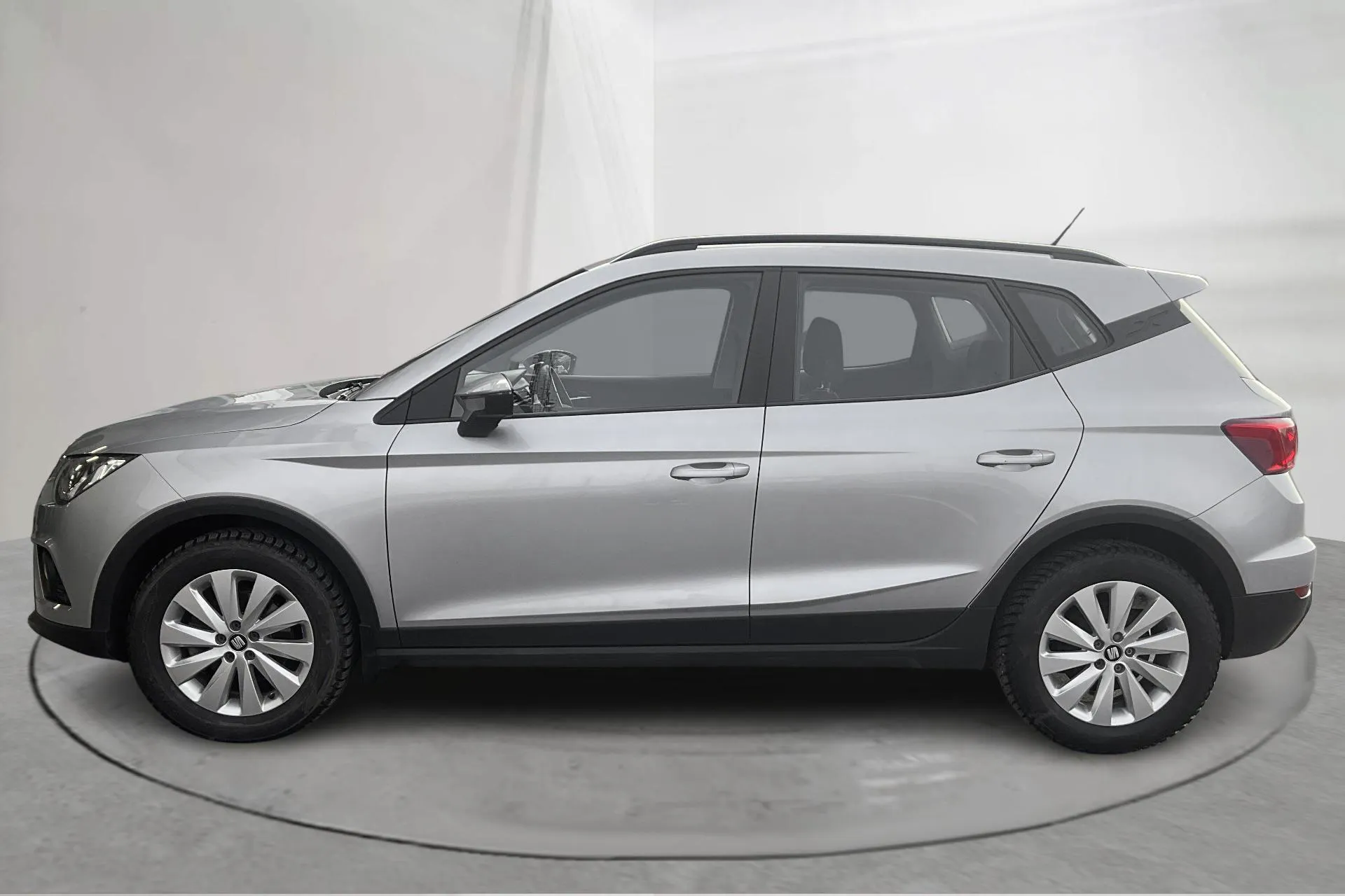 Presentation photo 2 of 15: Seat Arona 1.6 TDI 5dr (95hk) - 51 760 km - Automatic - silver - 2021