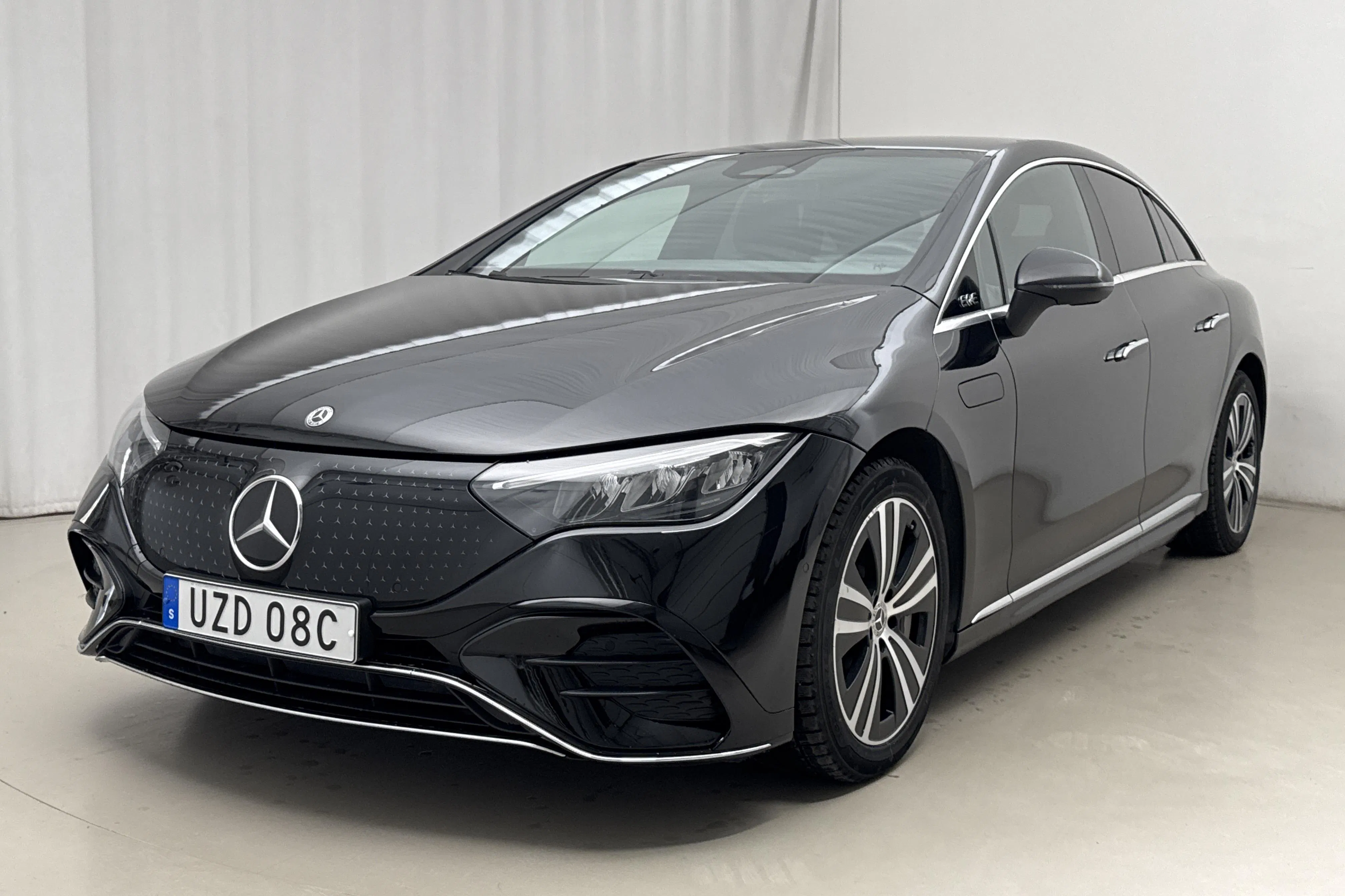 Presentation photo 1 of 23: Mercedes EQE 350 4Matic V295 (292hk) - 204 320 km - Automatic - black - 2024