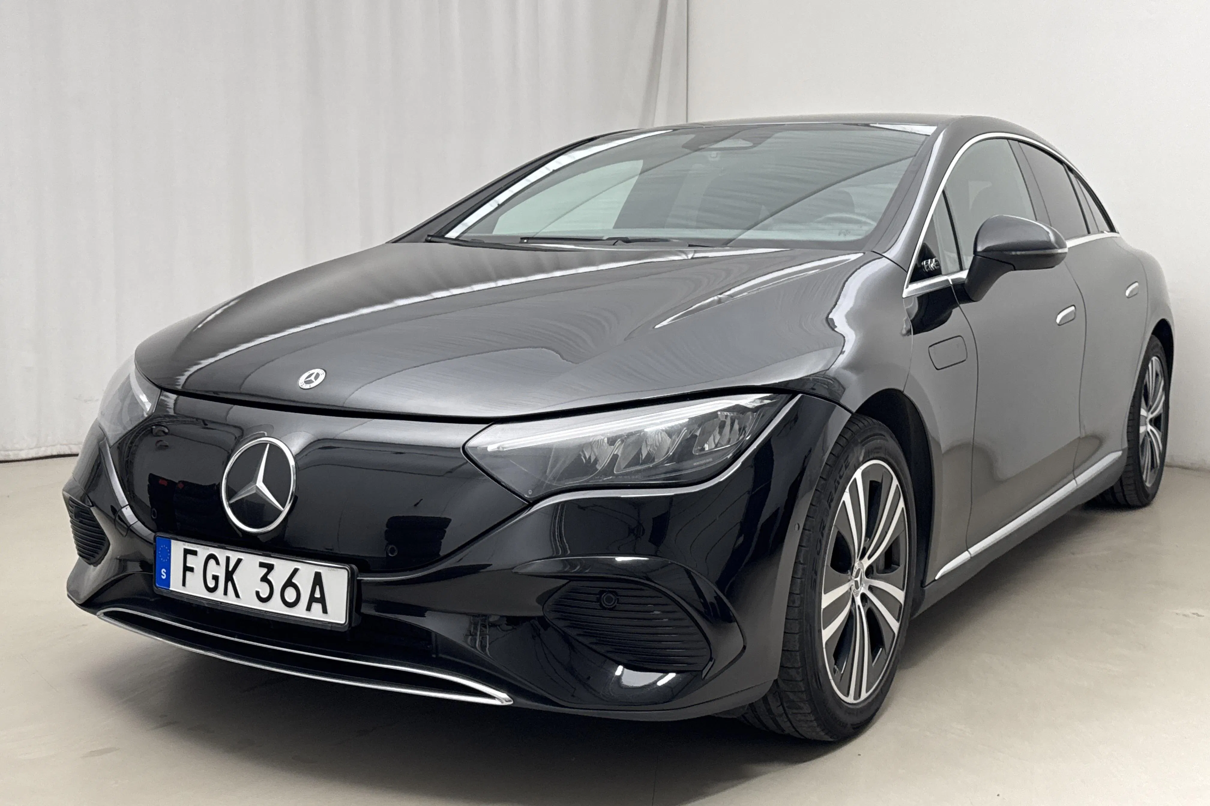 Presentation photo 1 of 20: Mercedes EQE 350 V295 (292hk) - 286 400 km - Automatic - black - 2023