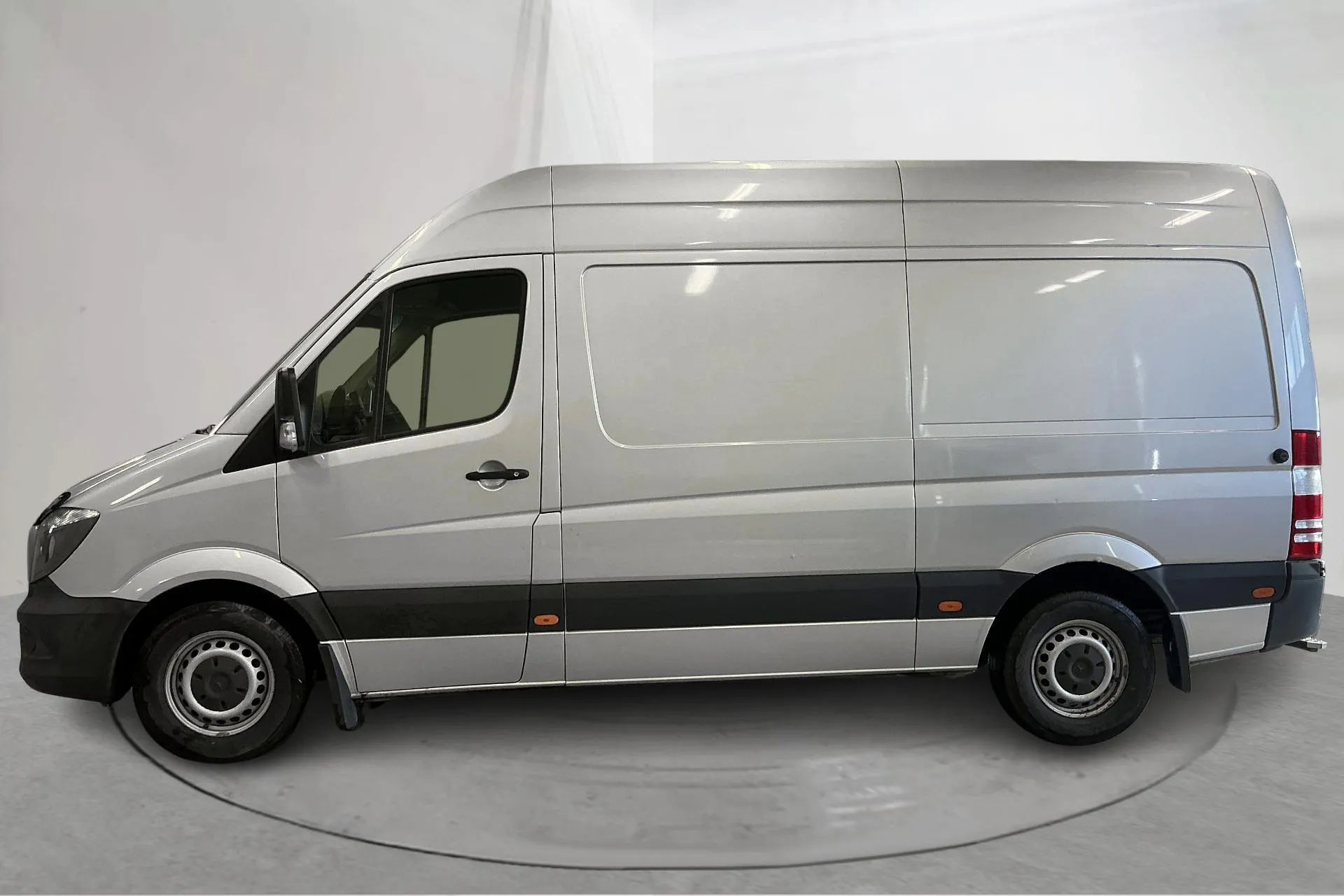 Presentationsfoto 2 av 16: Mercedes Sprinter 316 CDI (163hk) - 26 510 mil - Automat - silver - 2016