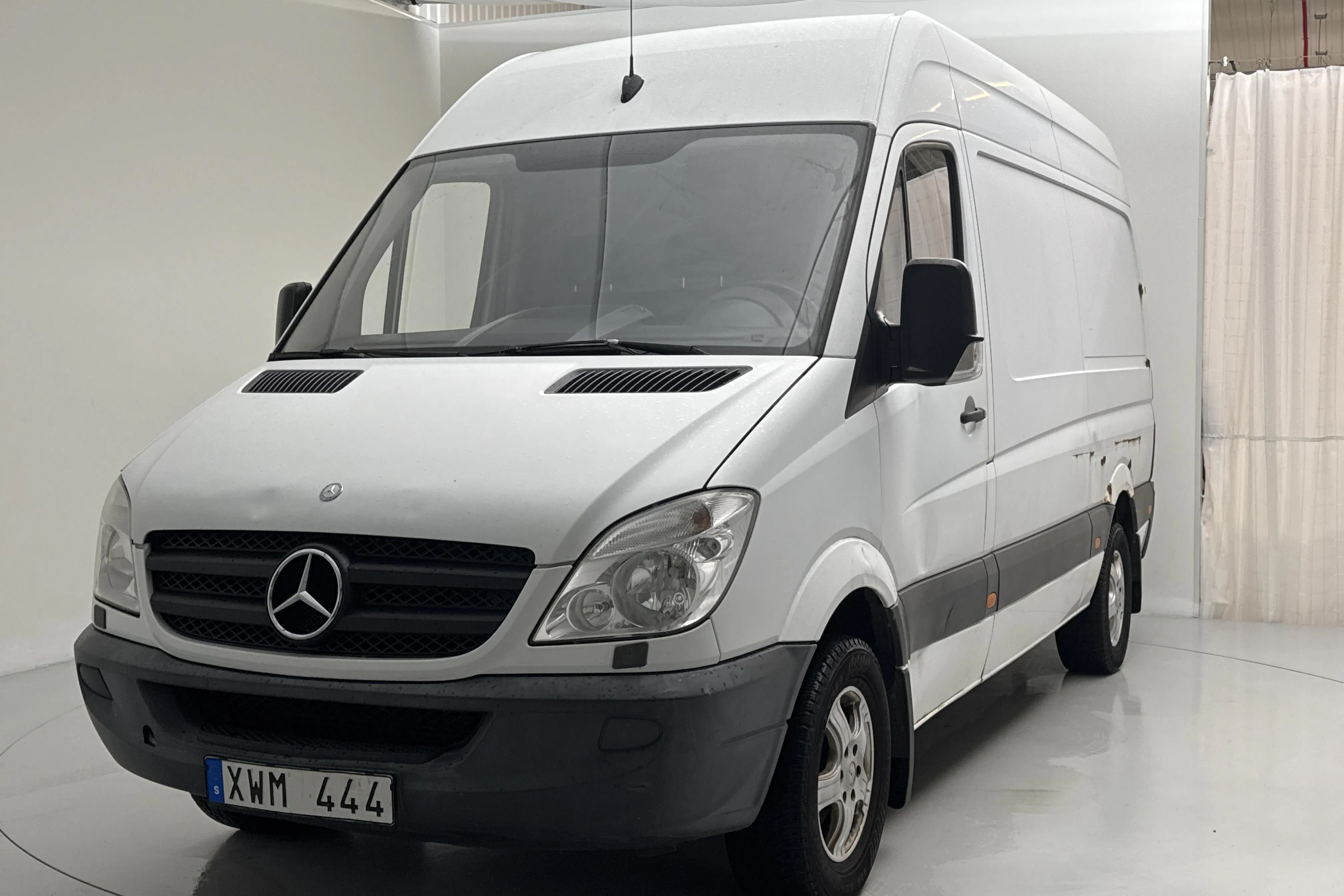 Presentation photo 1 of 11: Mercedes Sprinter 213 CDI (129hk) - 186 500 km - Automatic - white - 2013