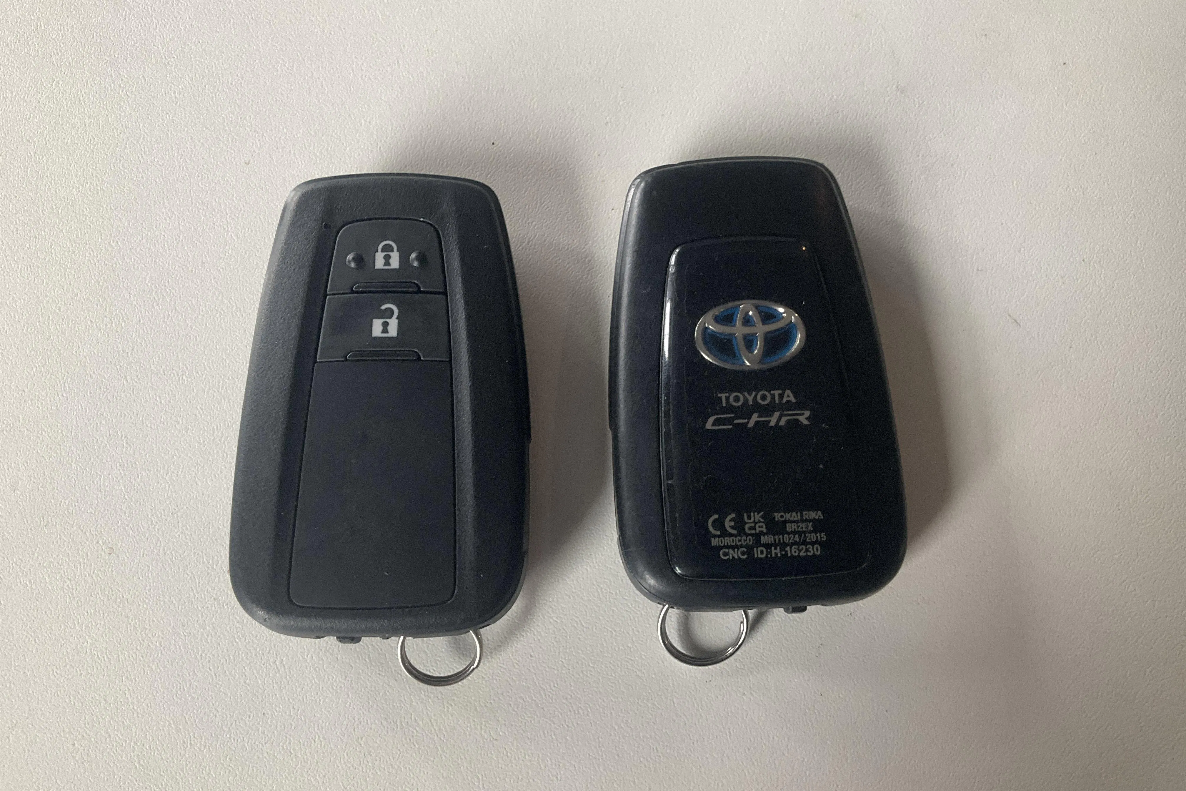 Presentationsfoto 16 av 16: Toyota C-HR 1.8 HSD (122hk) - 8 664 mil - Automat - vit - 2023