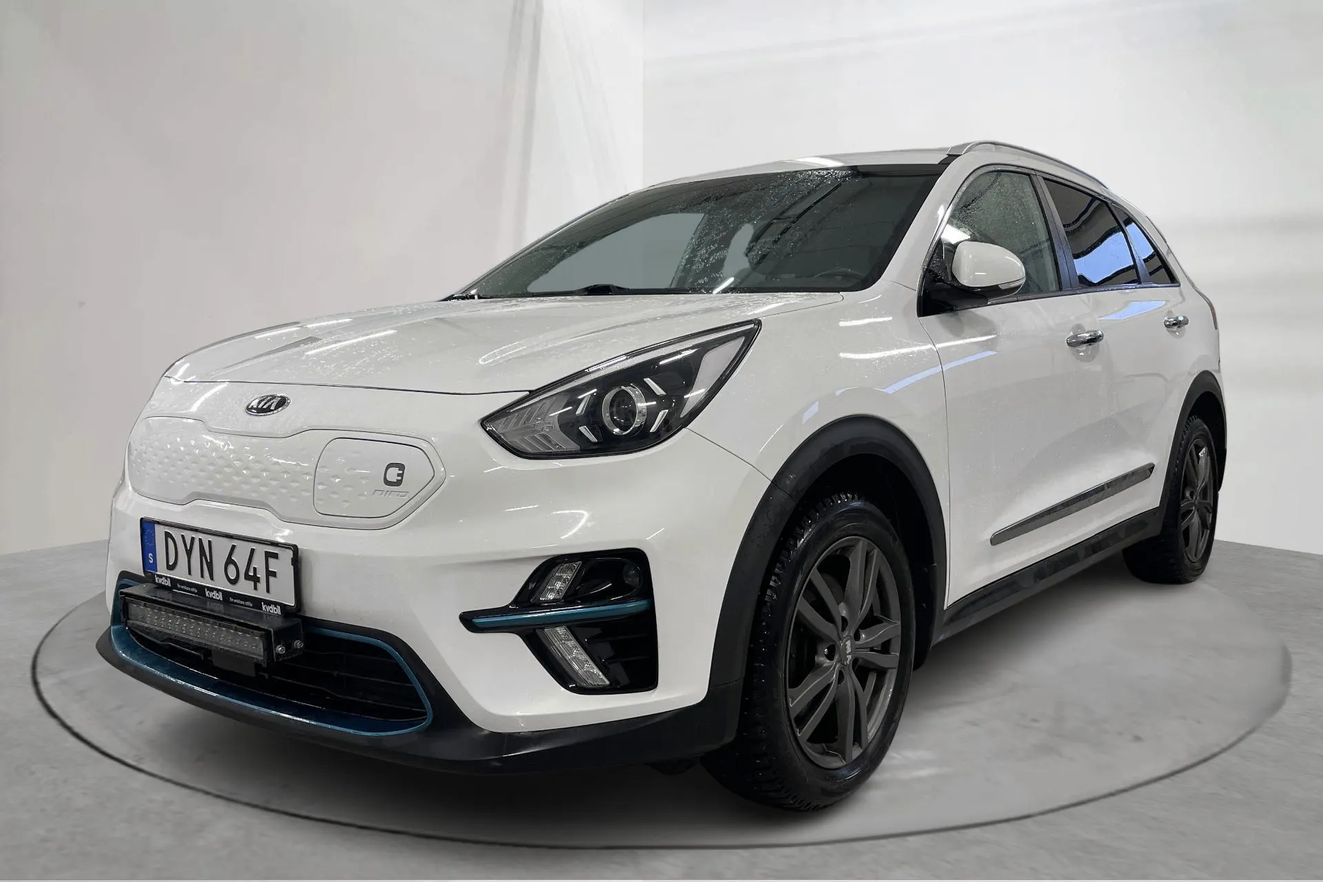 Presentation photo 1 of 19: KIA e-Niro 64kWh (204hk) - 114 750 km - Automatic - white - 2020
