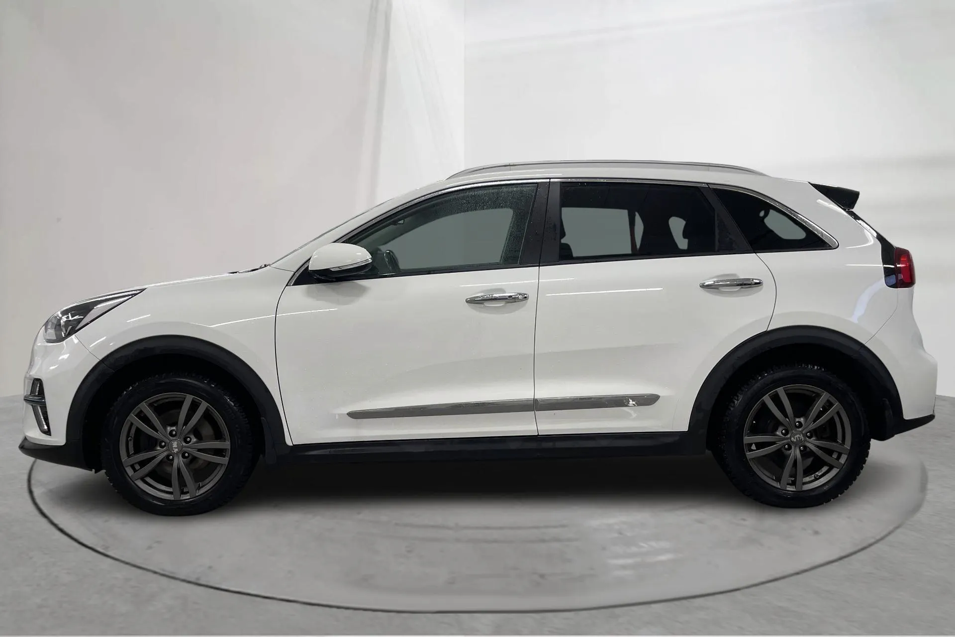 Presentation photo 2 of 19: KIA e-Niro 64kWh (204hk) - 114 750 km - Automatic - white - 2020