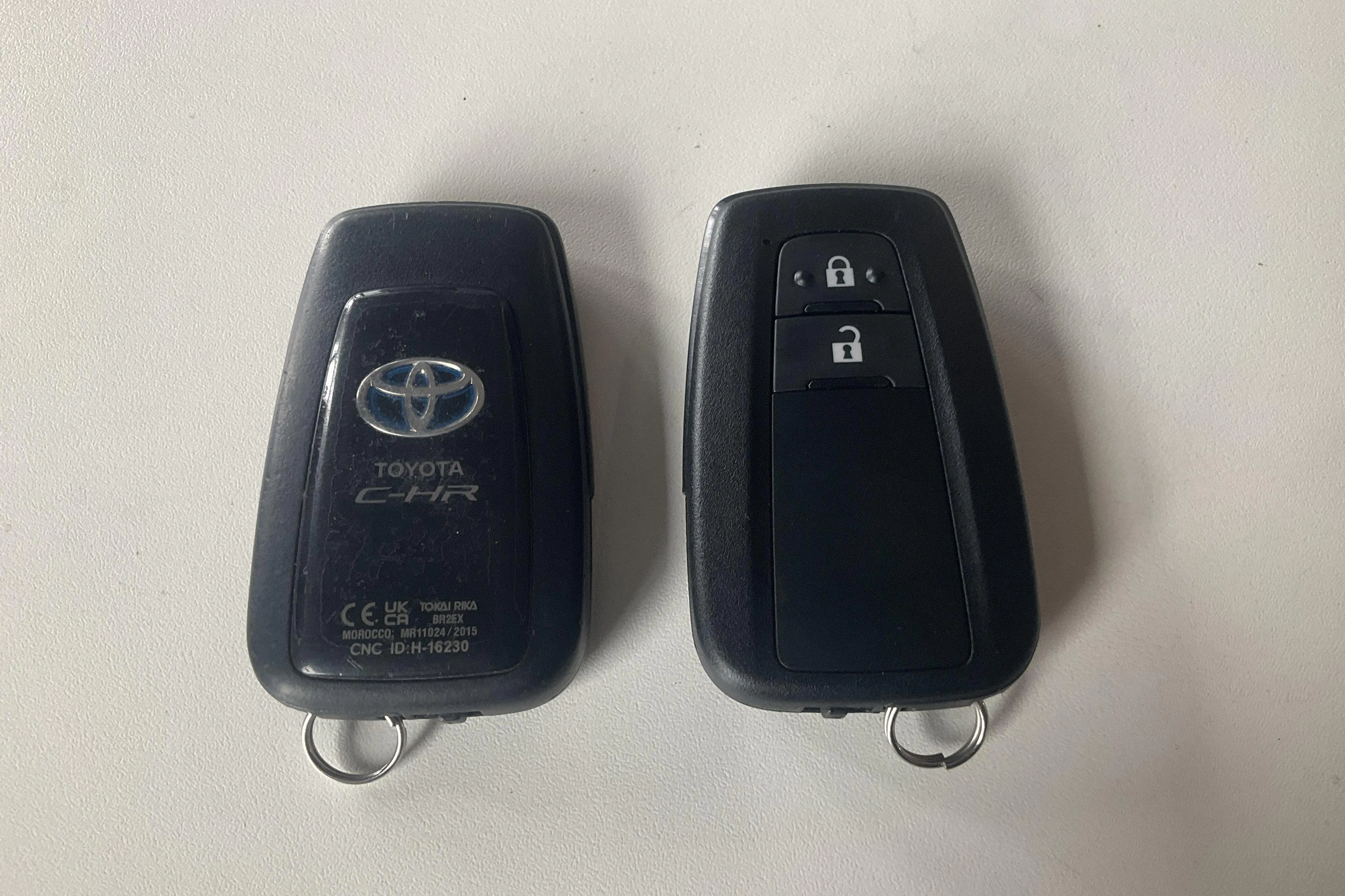Presentationsfoto 16 av 16: Toyota C-HR 1.8 HSD (122hk) - 6 798 mil - Automat - vit - 2023