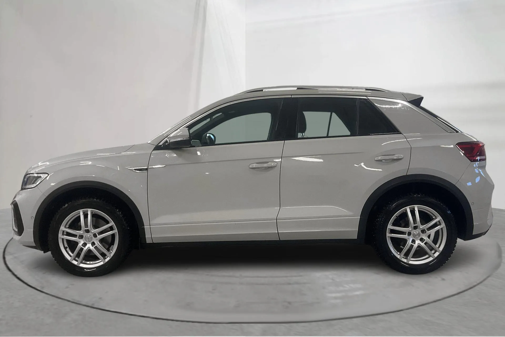 Presentationsfoto 2 av 21: VW T-Roc 2.0 TDI 4MOTION (150hk) - 8 040 mil - Automat - grå - 2023