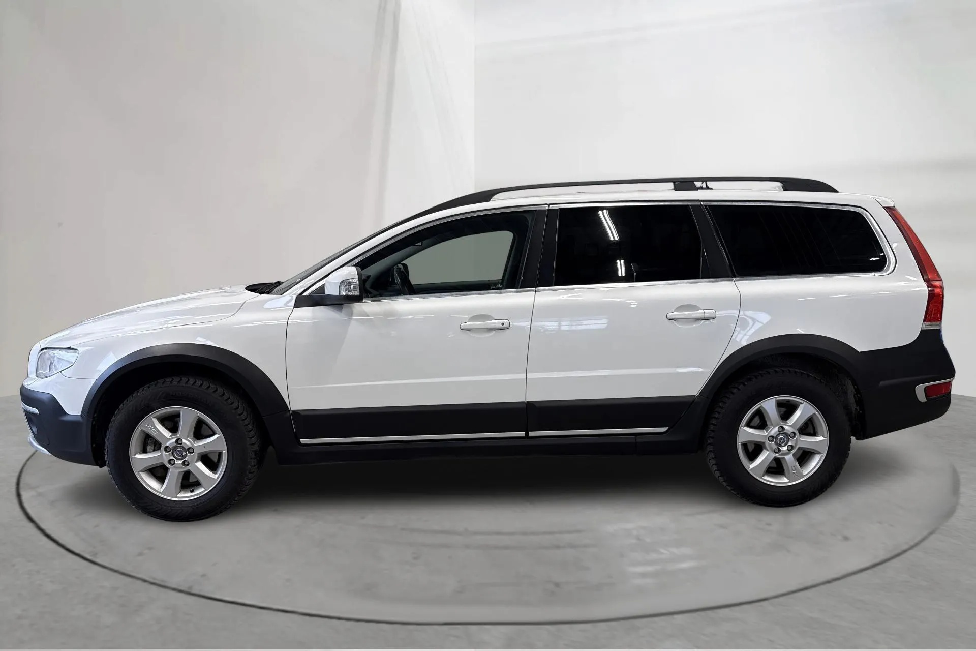 Presentation photo 2 of 15: Volvo XC70 II D4 AWD (181hk) - 260 240 km - Automatic - white - 2015