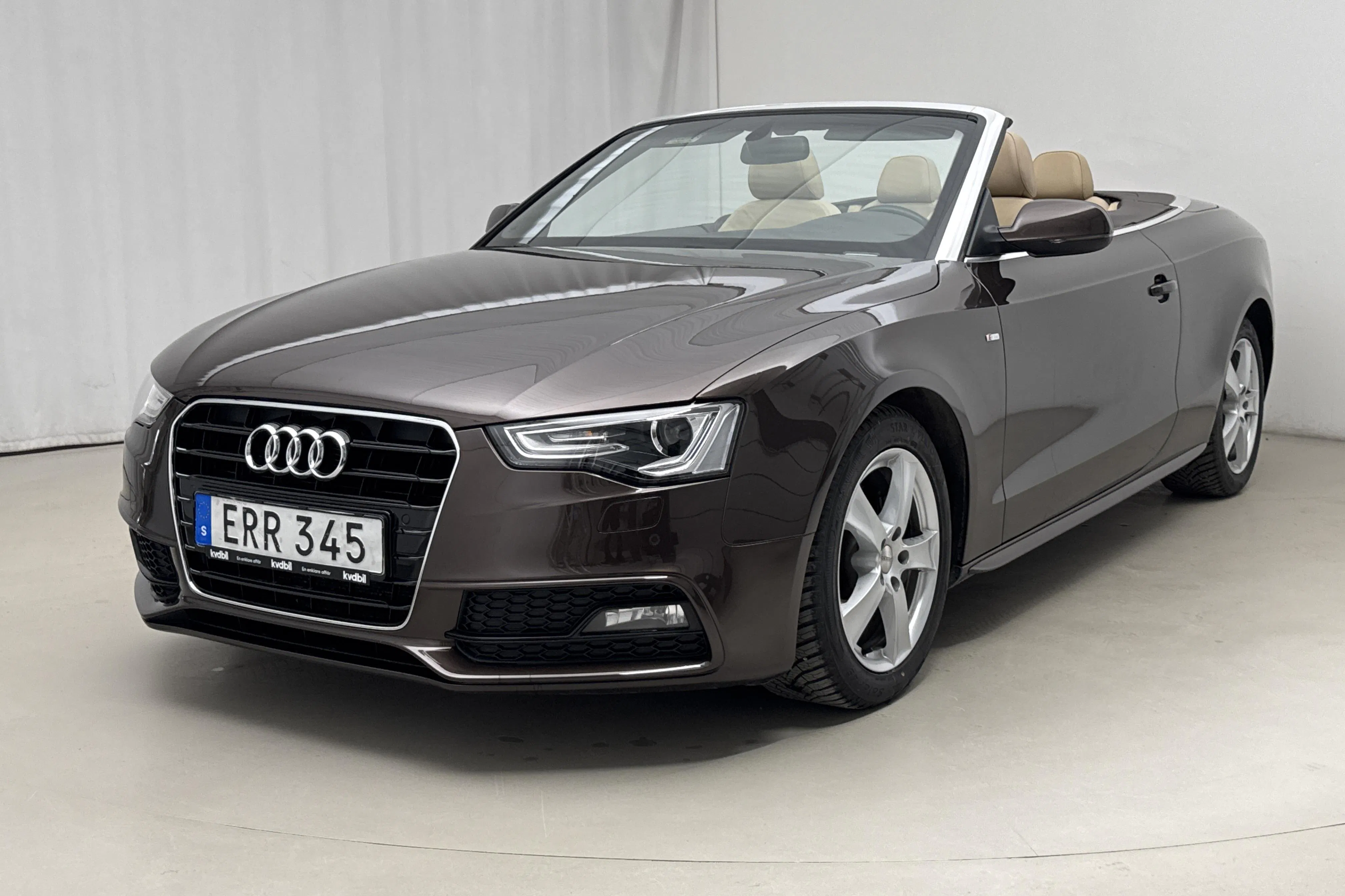 Presentation photo 1 of 26: Audi A5 2.0 TDI Clean diesel Cabriolet (190hk) - 166 530 km - Manual - brown - 2015