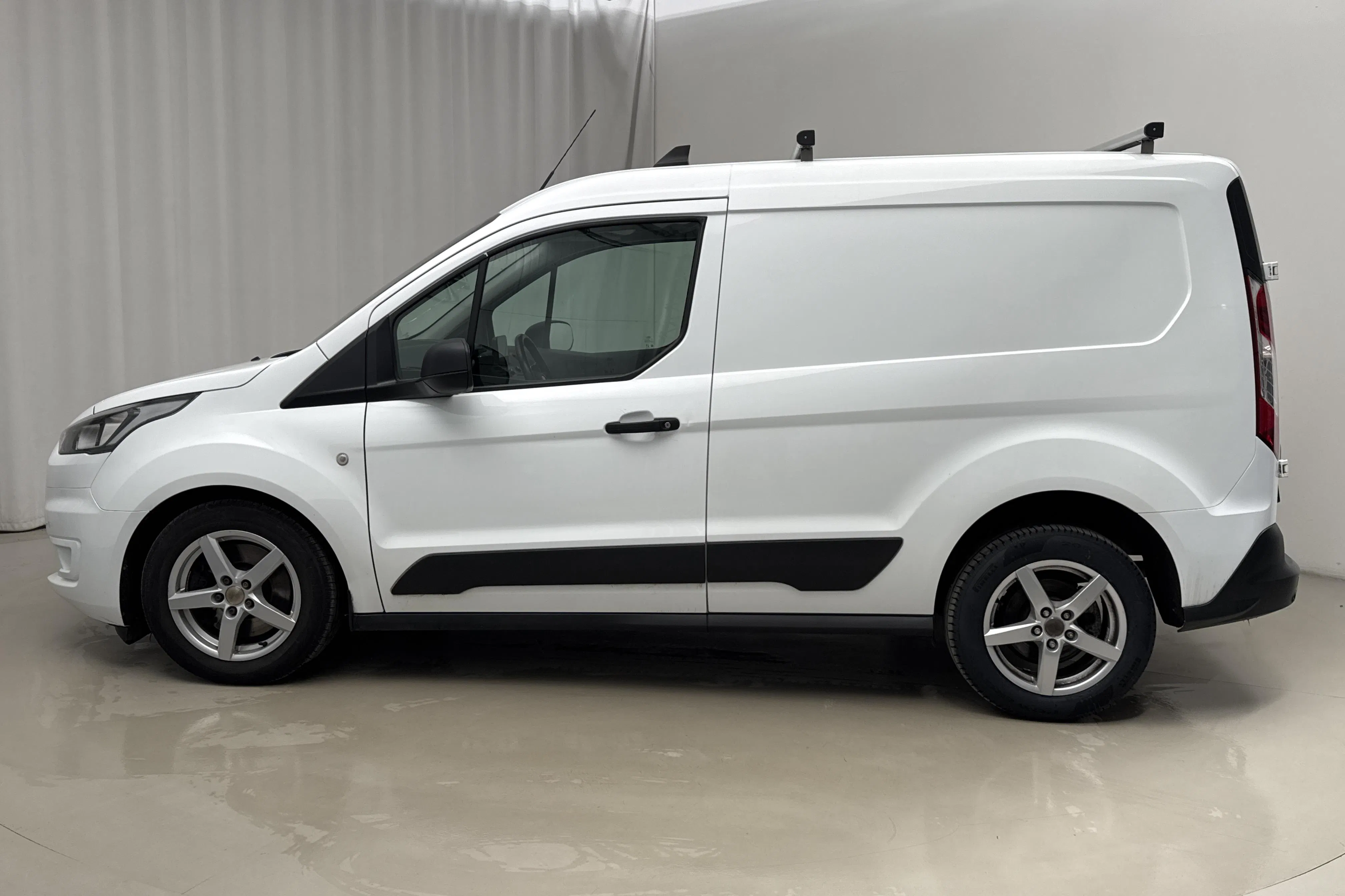 Presentation photo 2 of 17: Ford Transit Connect 1.5 EcoBlue (100hk) - 97 310 km - Automatic - white - 2022