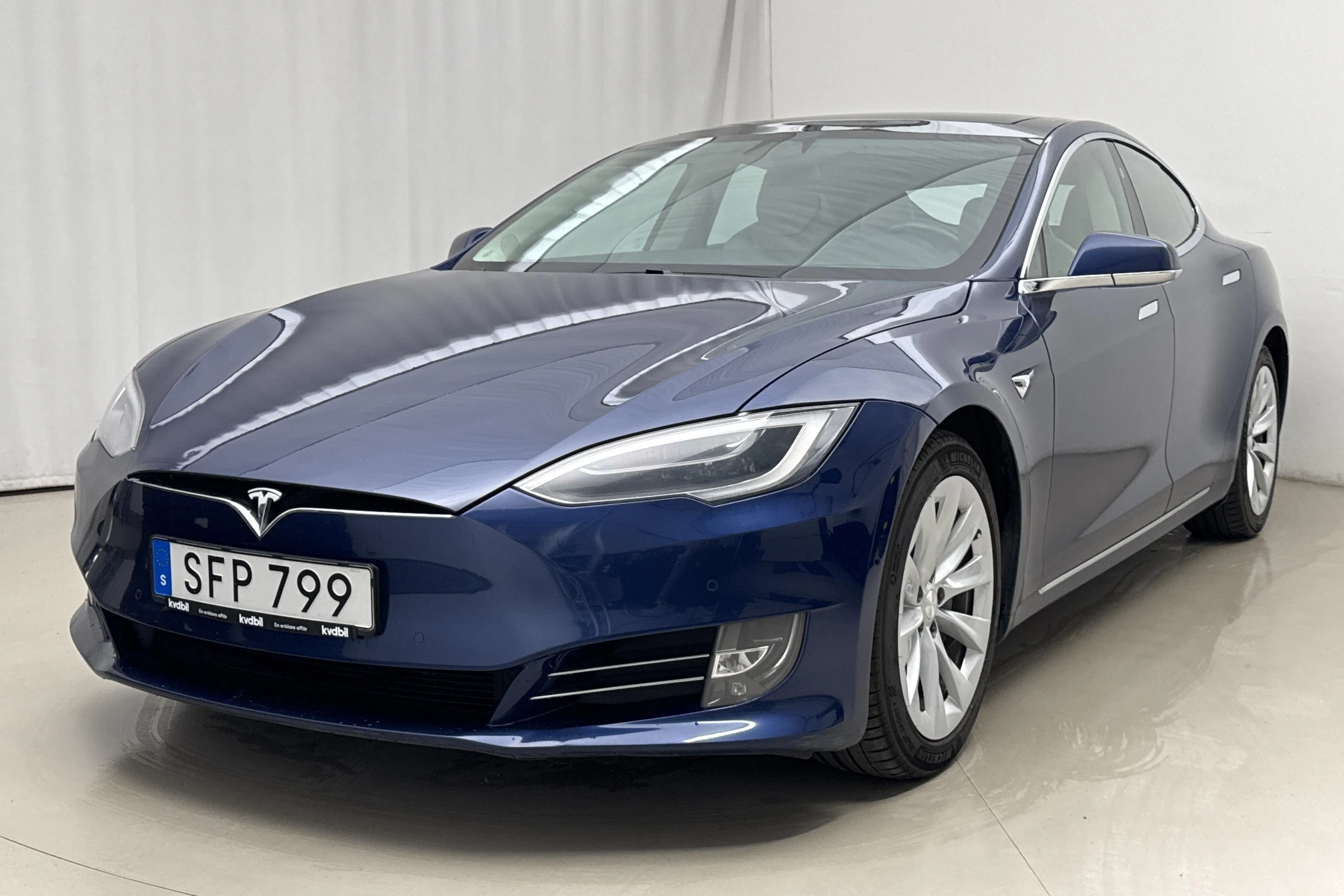 Presentationsfoto 1 av 24: Tesla Model S 100D - 9 510 mil - Automat - blå - 2018