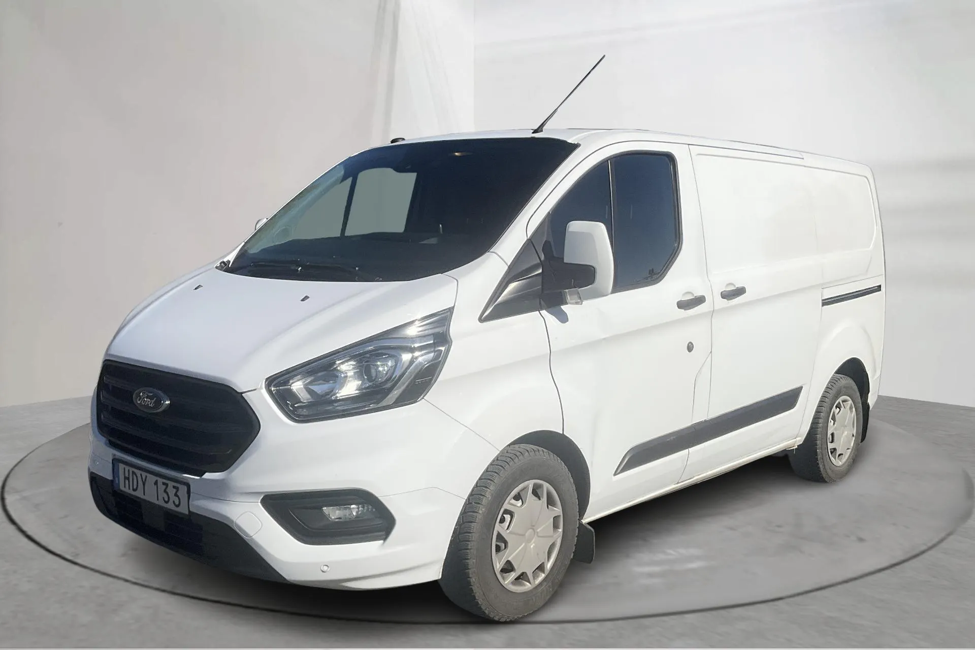 Presentationsfoto 1 av 14: Ford Transit Custom 300 (130hk) - 11 207 mil - Automat - vit - 2018