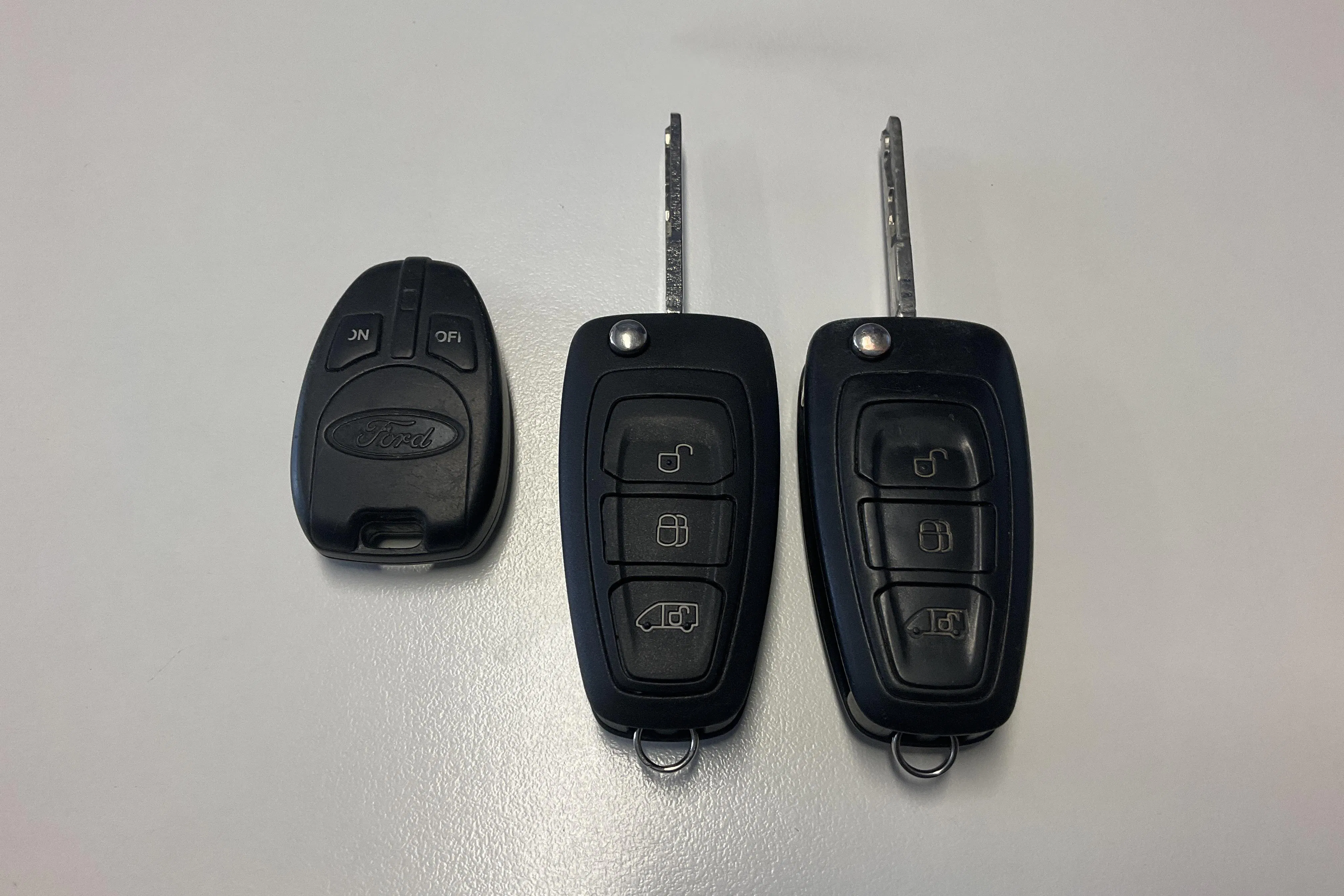 Presentationsfoto 14 av 14: Ford Transit Custom 300 (130hk) - 11 207 mil - Automat - vit - 2018