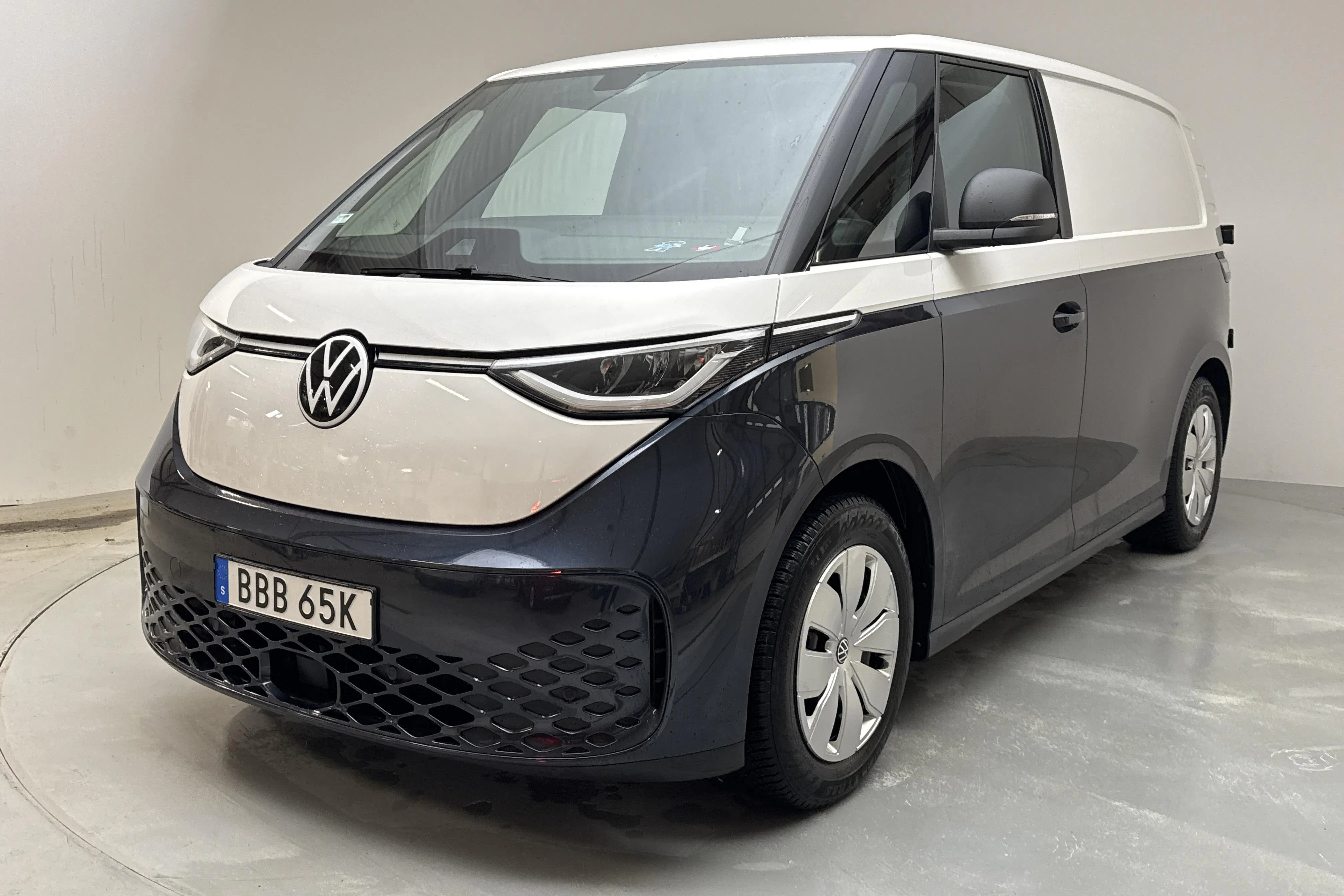 Presentationsfoto 1 av 13: VW ID. Buzz Cargo 77kWh (204hk) - 2 911 mil - Automat - 2023
