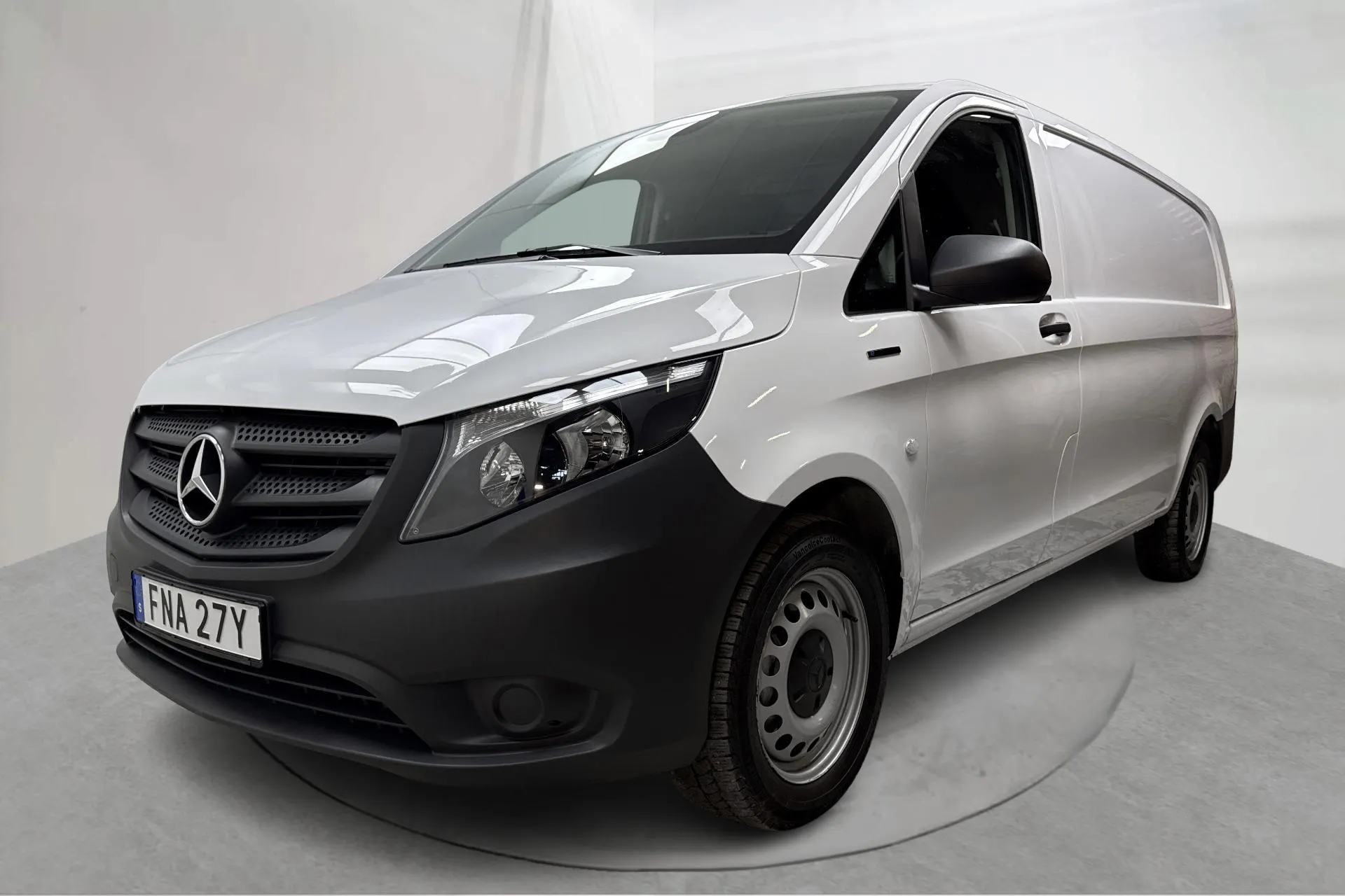 Presentation photo 1 of 14: Mercedes eVito Skåp 60kWh W640 (116hk) - 11 200 km - Automatic - white - 2021