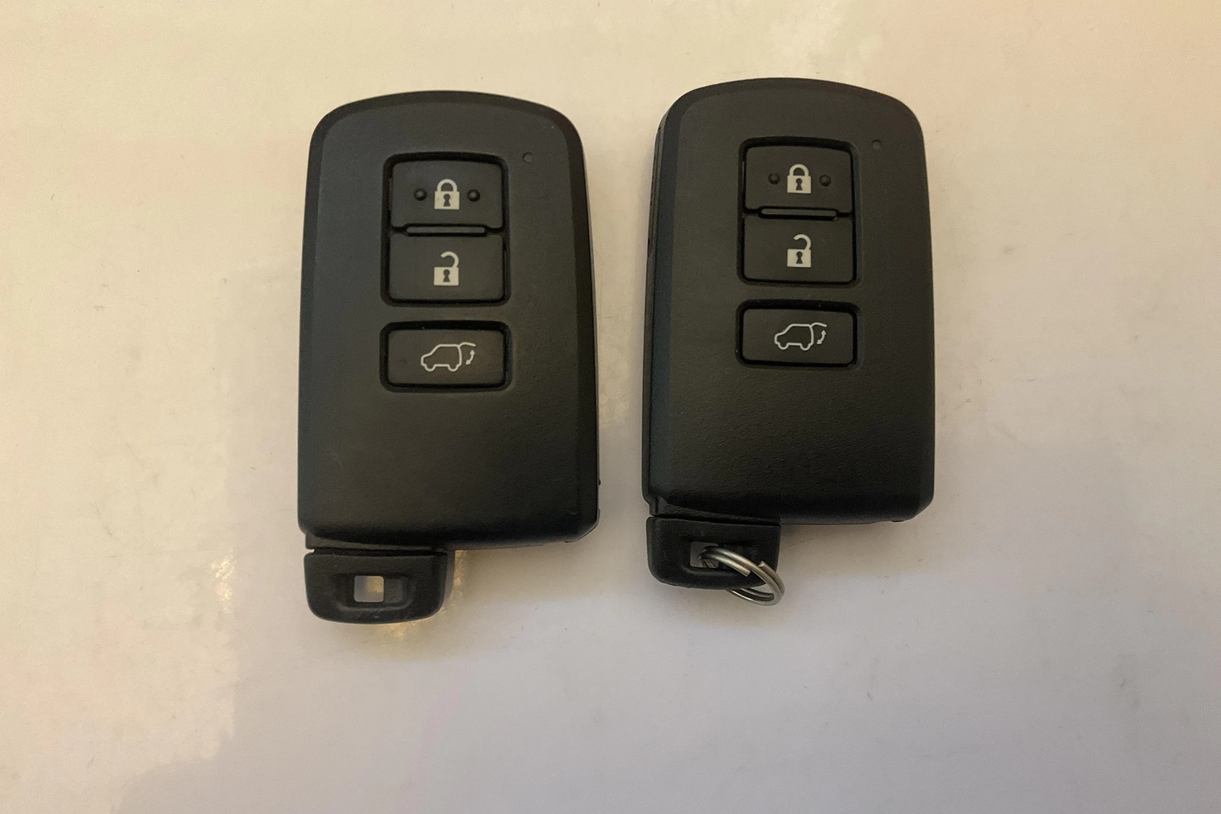 Presentationsfoto 13 av 13: Toyota RAV4 2.5 HSD AWD (197hk) - 11 200 mil - Automat - vit - 2019