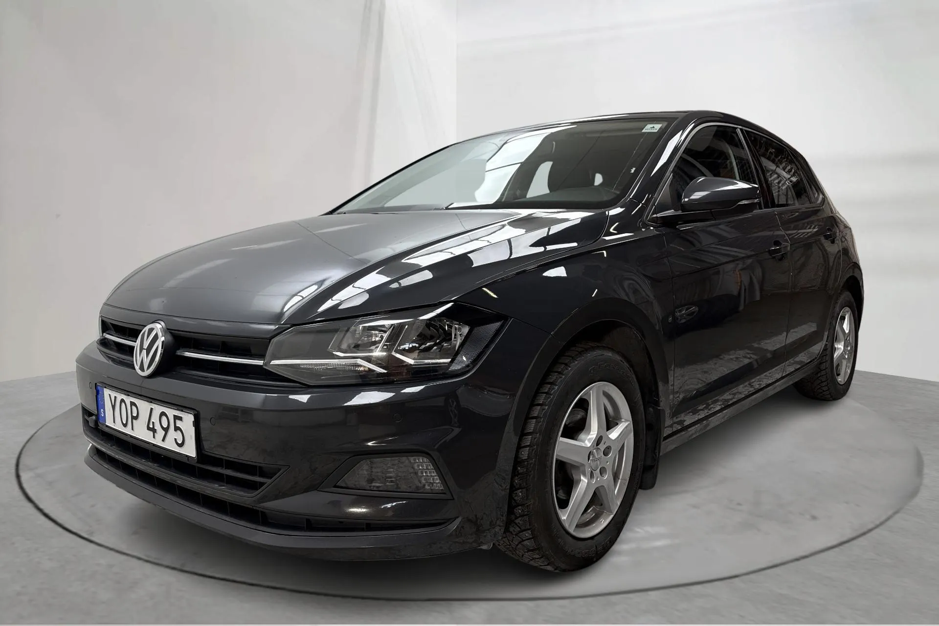 Presentationsfoto 1 av 15: VW Polo 1.0 TGI 5dr (90hk) - 4 951 mil - Manuell - Dark Grey - 2018