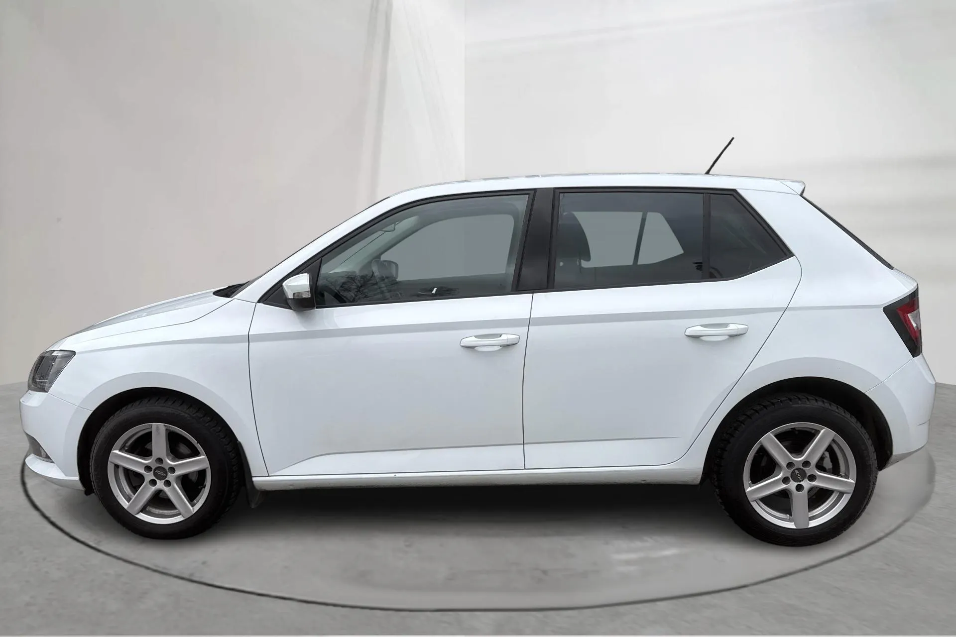 Presentationsfoto 2 av 14: Skoda Fabia 1.2 TSI (90hk) - 9 364 mil - Manuell - vit - 2016