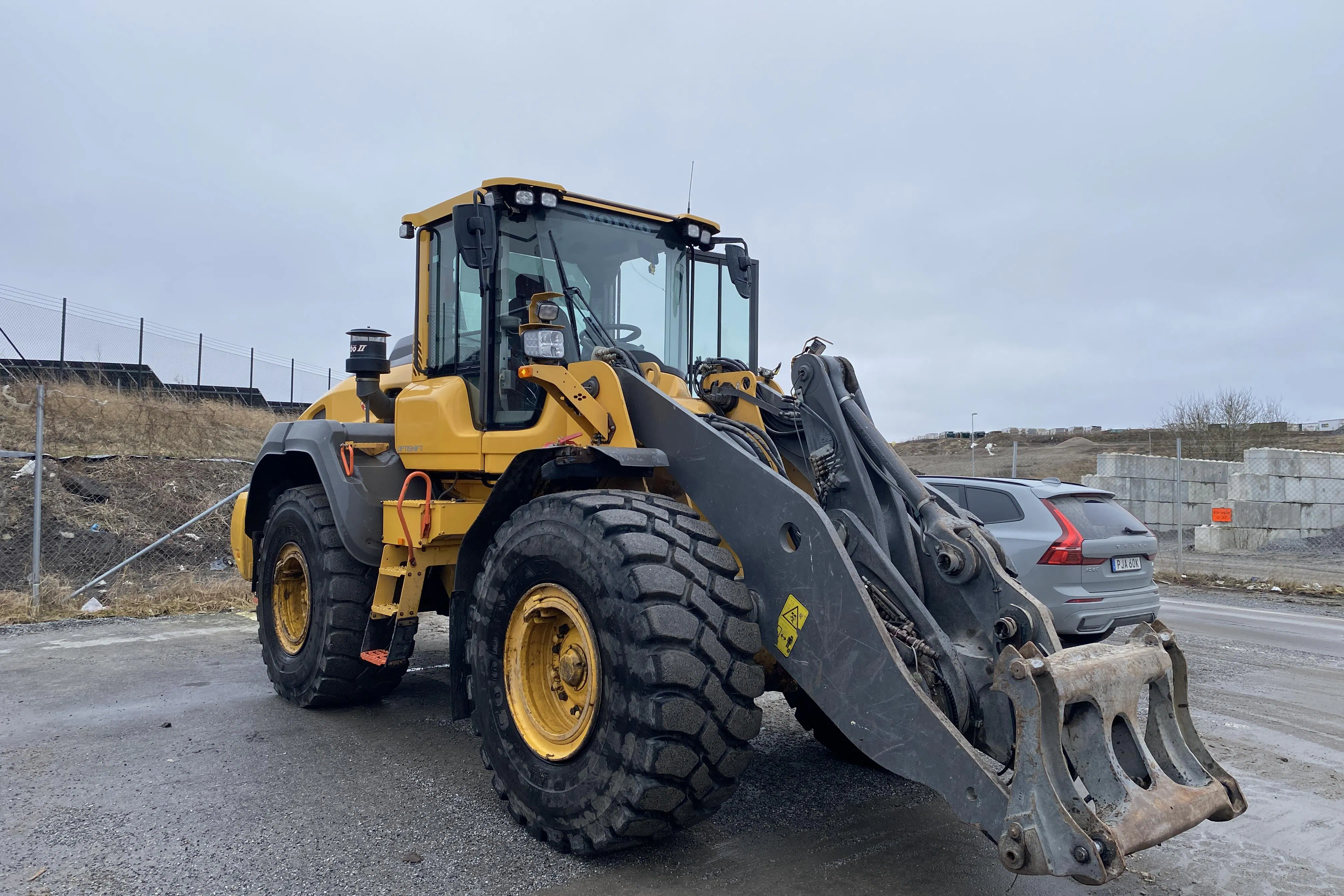 Presentation photo 2 of 43: Volvo L120H - 0 km - Automatic - yellow - 2018