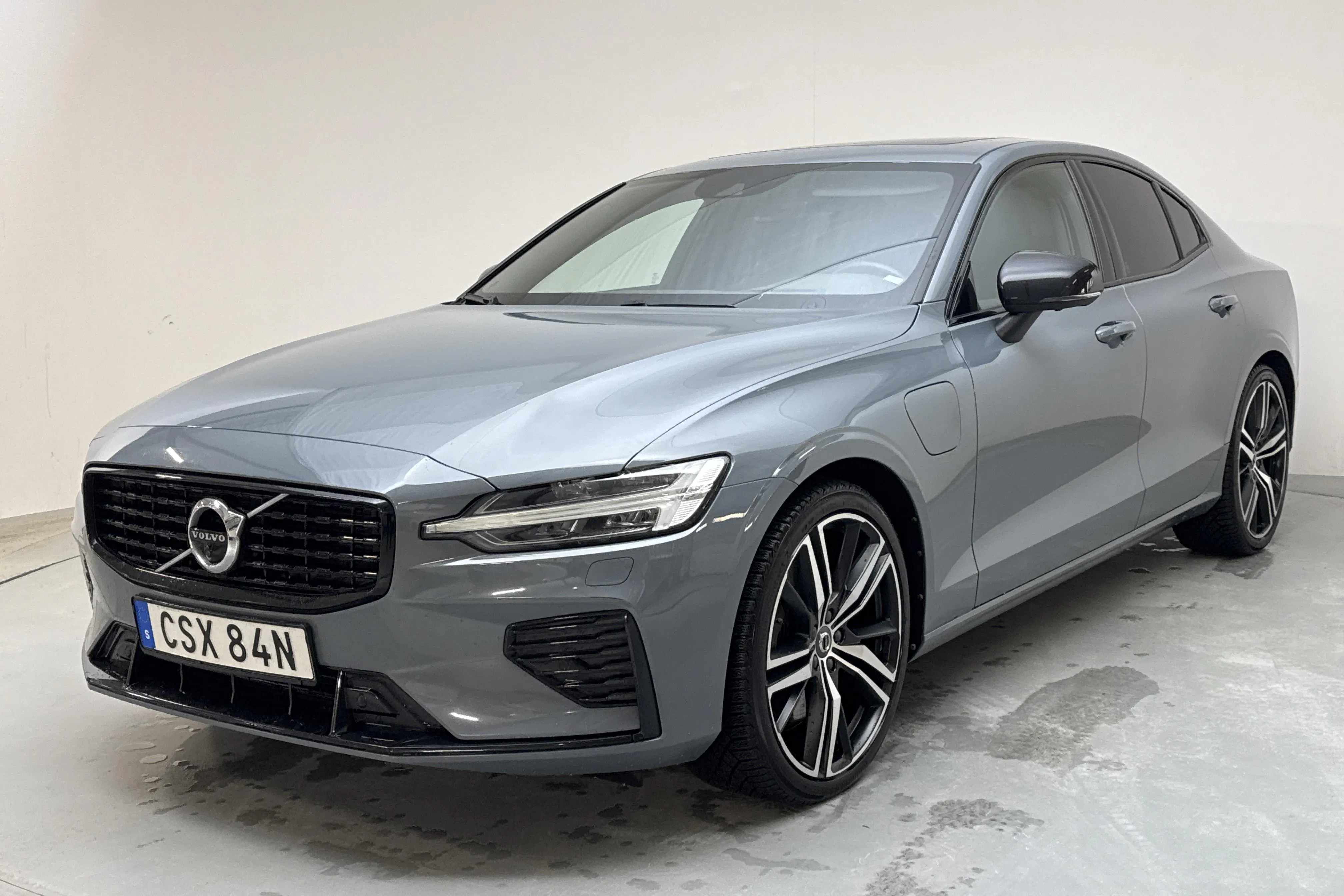 Esitlusfoto 1 aadressil 18: Volvo S60 T8 AWD Twin Engine (390hk) - 60 390 km - Automaatne - hall - 2022