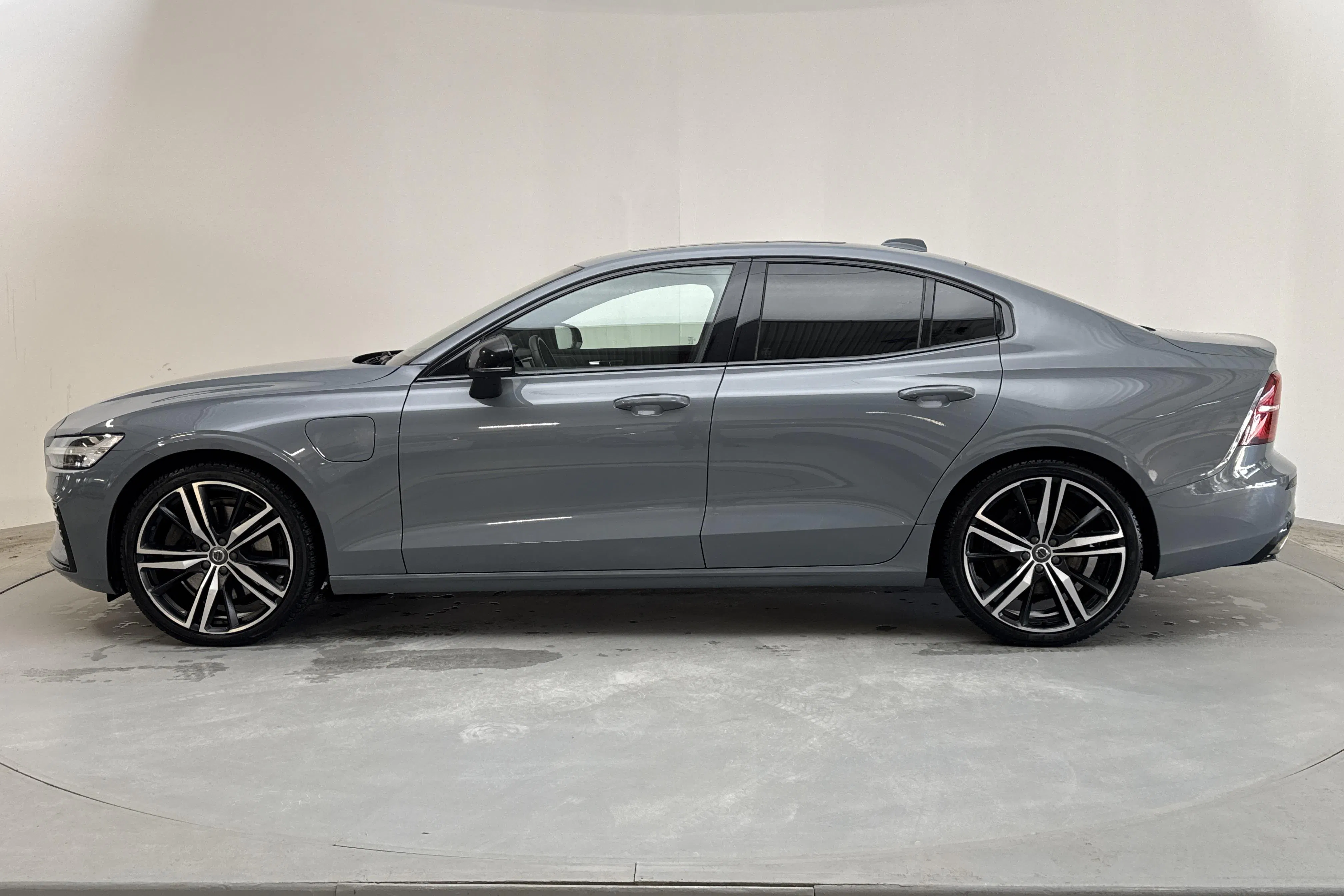 Esitlusfoto 2 aadressil 18: Volvo S60 T8 AWD Twin Engine (390hk) - 60 390 km - Automaatne - hall - 2022