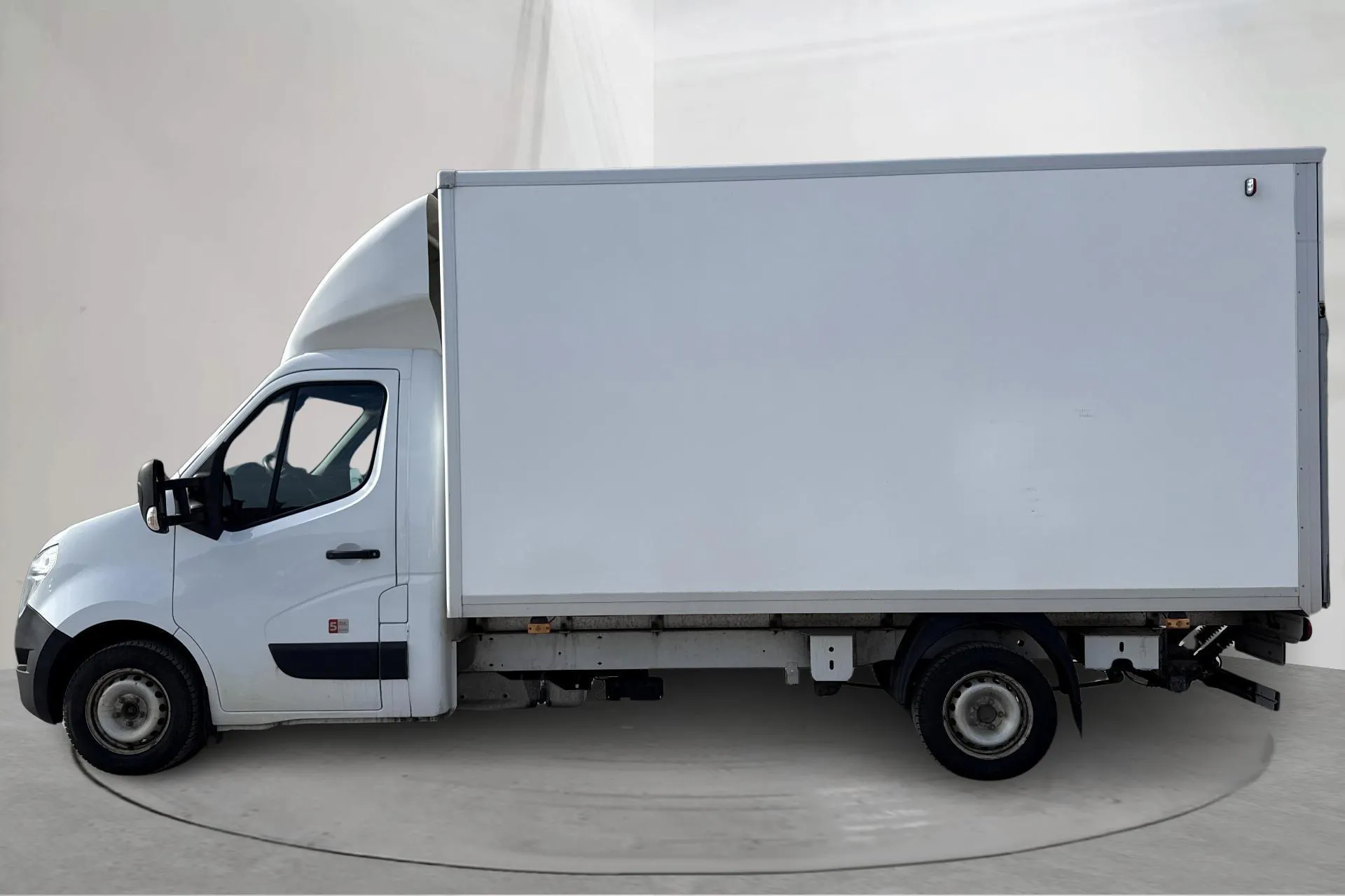 Presentationsfoto 2 av 15: Nissan NV400 2.3 dCi Volymskåp (149hk) - 21 300 mil - Manuell - vit - 2021