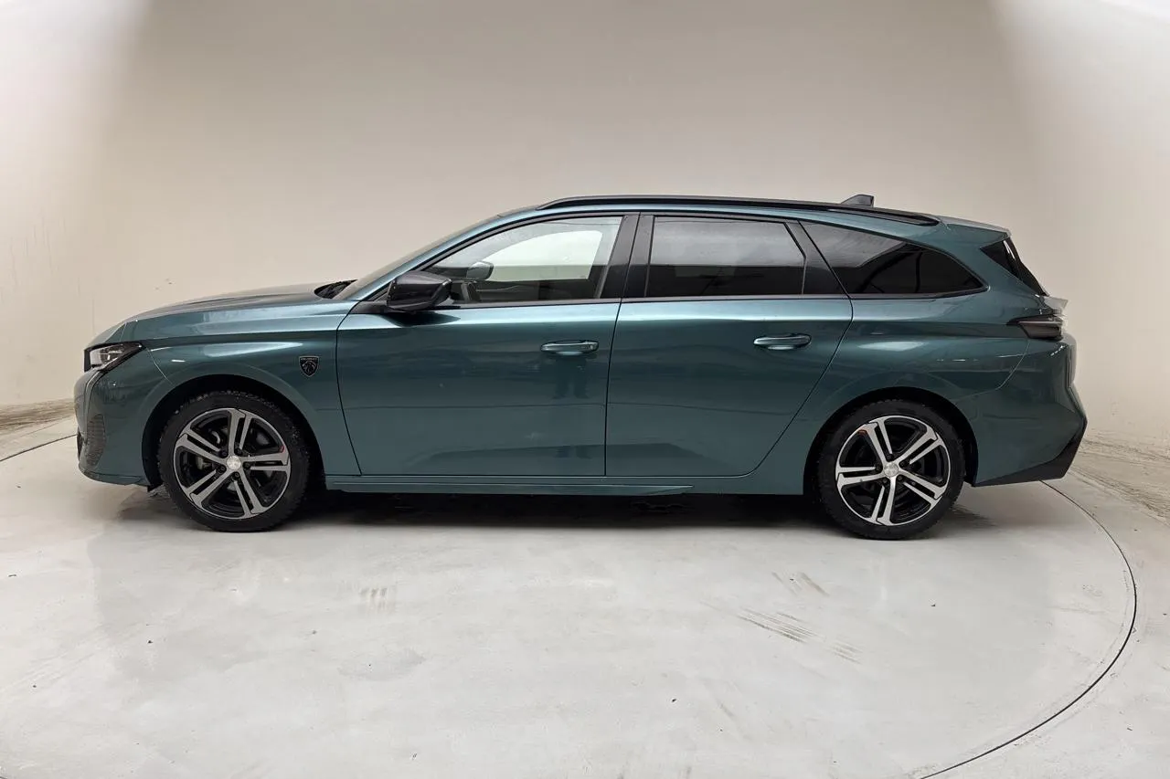 Presentationsfoto 2 av 13: Peugeot 308 1.2 PureTech SW (130hk) - 5 074 mil - Automat - blå - 2023