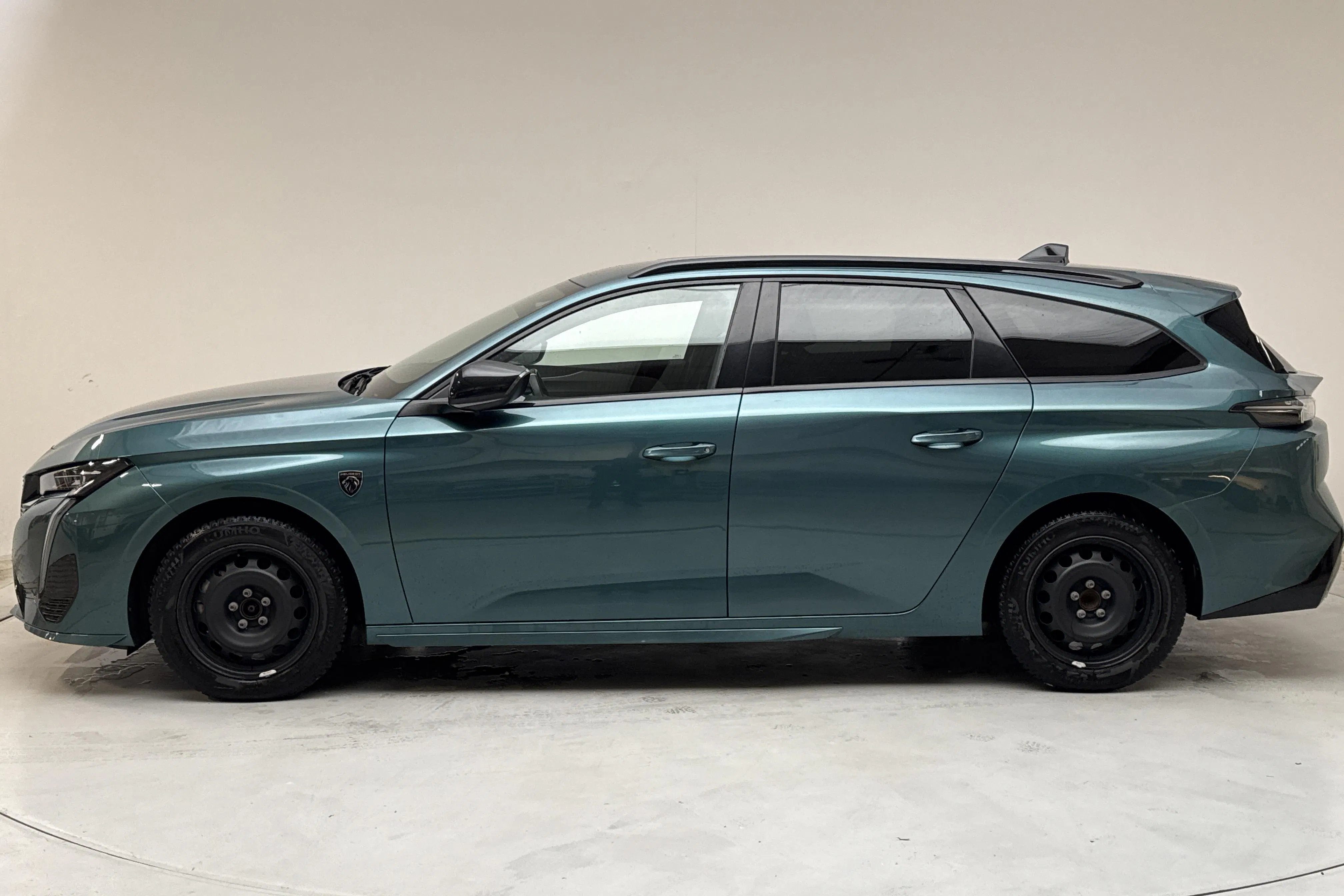 Presentationsfoto 2 av 13: Peugeot 308 1.2 PureTech SW (130hk) - 4 584 mil - Automat - blå - 2023