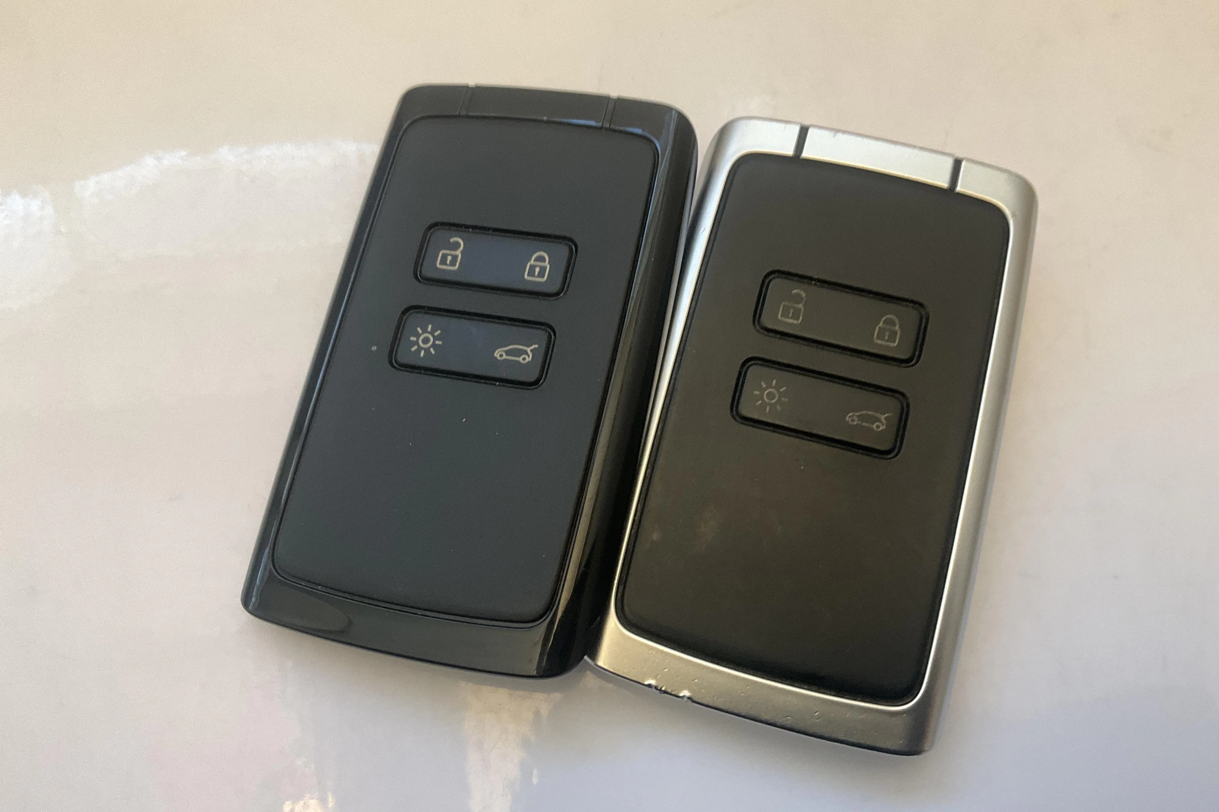 Presentationsfoto 13 av 13: Renault Captur 1.0 TCe (90hk) - 9 183 mil - Manuell - silver - 2021