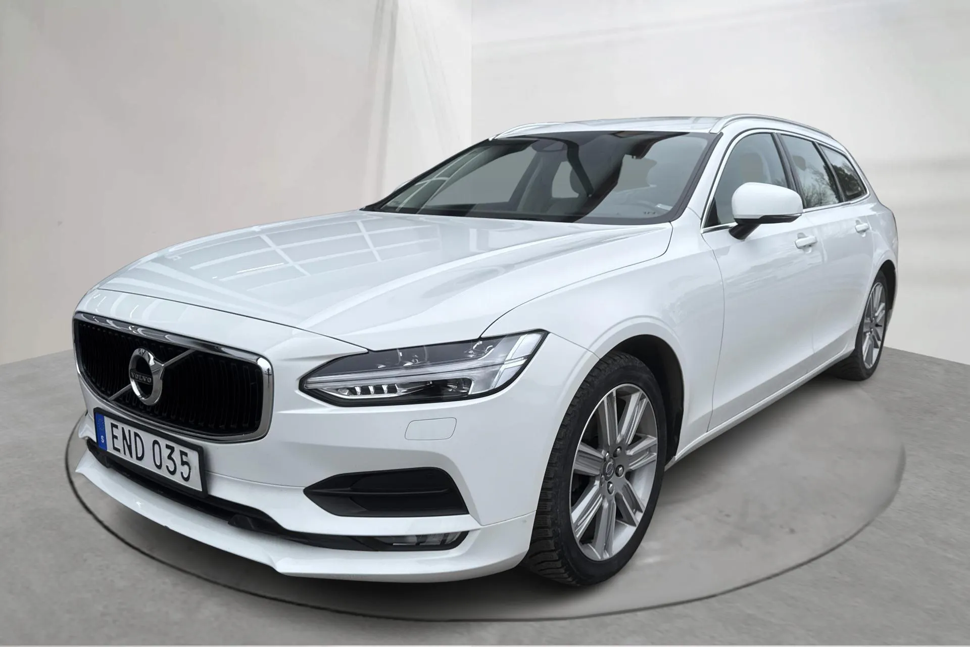 Presentation photo 1 of 17: Volvo V90 D3 (150hk) - 104 430 km - Automatic - white - 2018