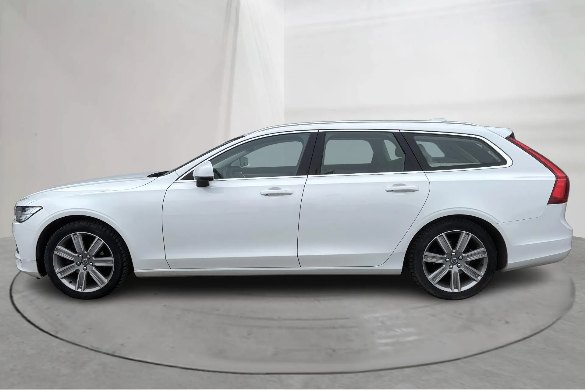 Presentation photo 2 of 17: Volvo V90 D3 (150hk) - 104 430 km - Automatic - white - 2018