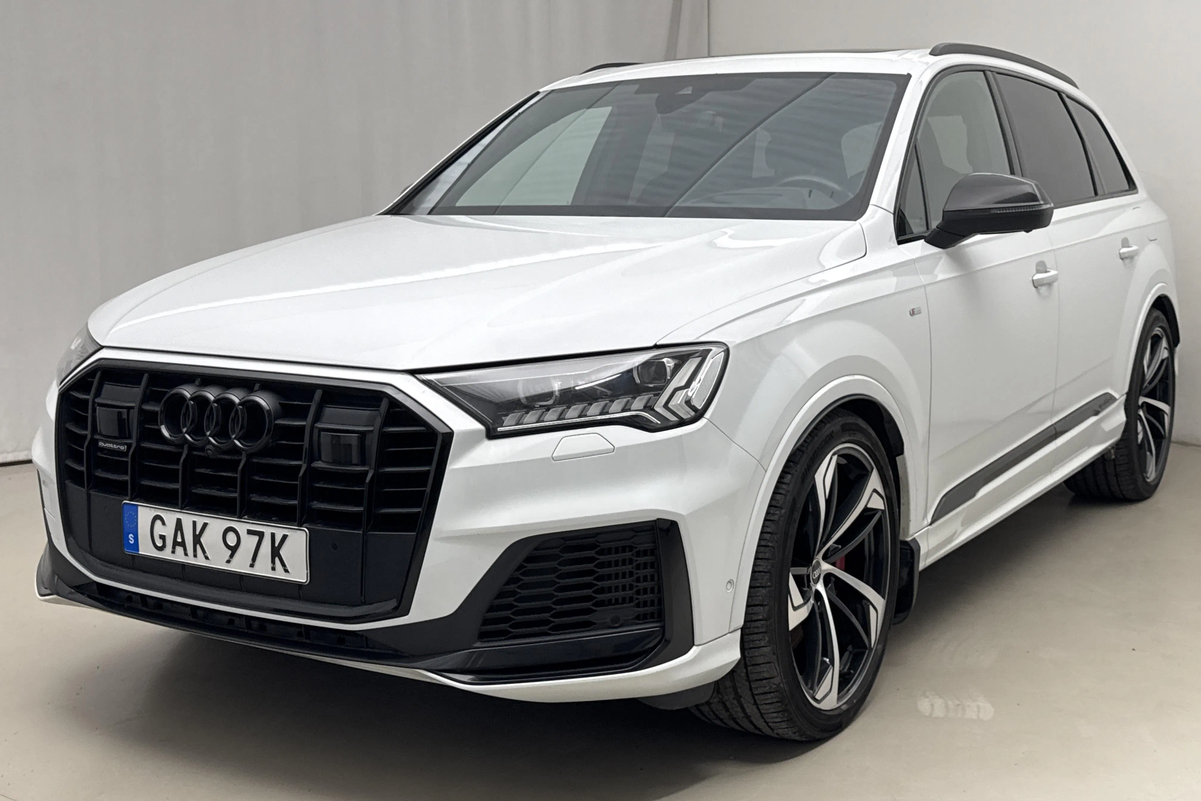 Presentation photo 1 of 34: Audi Q7 60 TFSI e quattro (456hk) - 144 690 km - Automatic - white - 2021