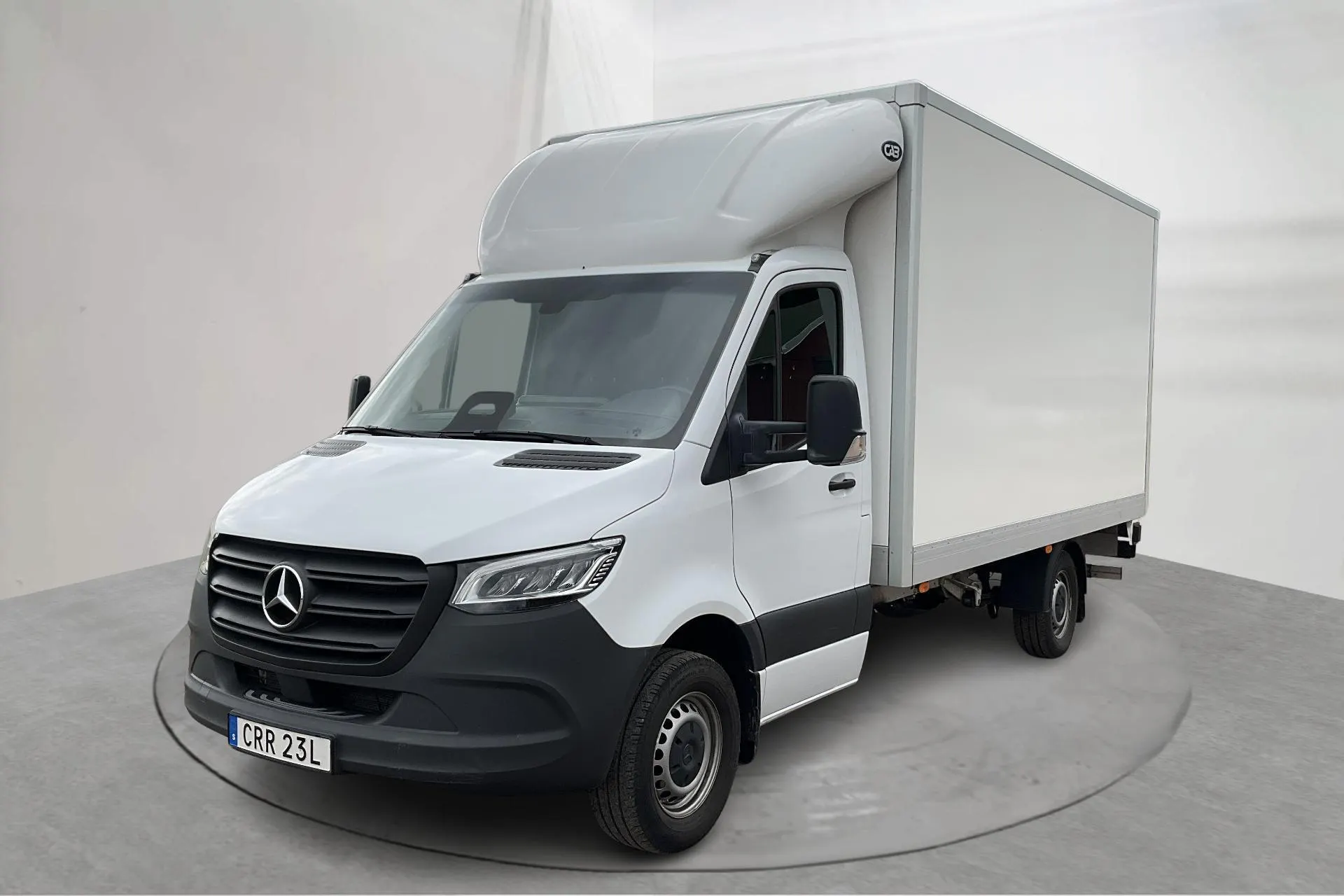 Presentationsfoto 1 av 15: Mercedes Sprinter 317 CDI Volymskåp RWD (170hk) - 3 294 mil - Automat - vit - 2025