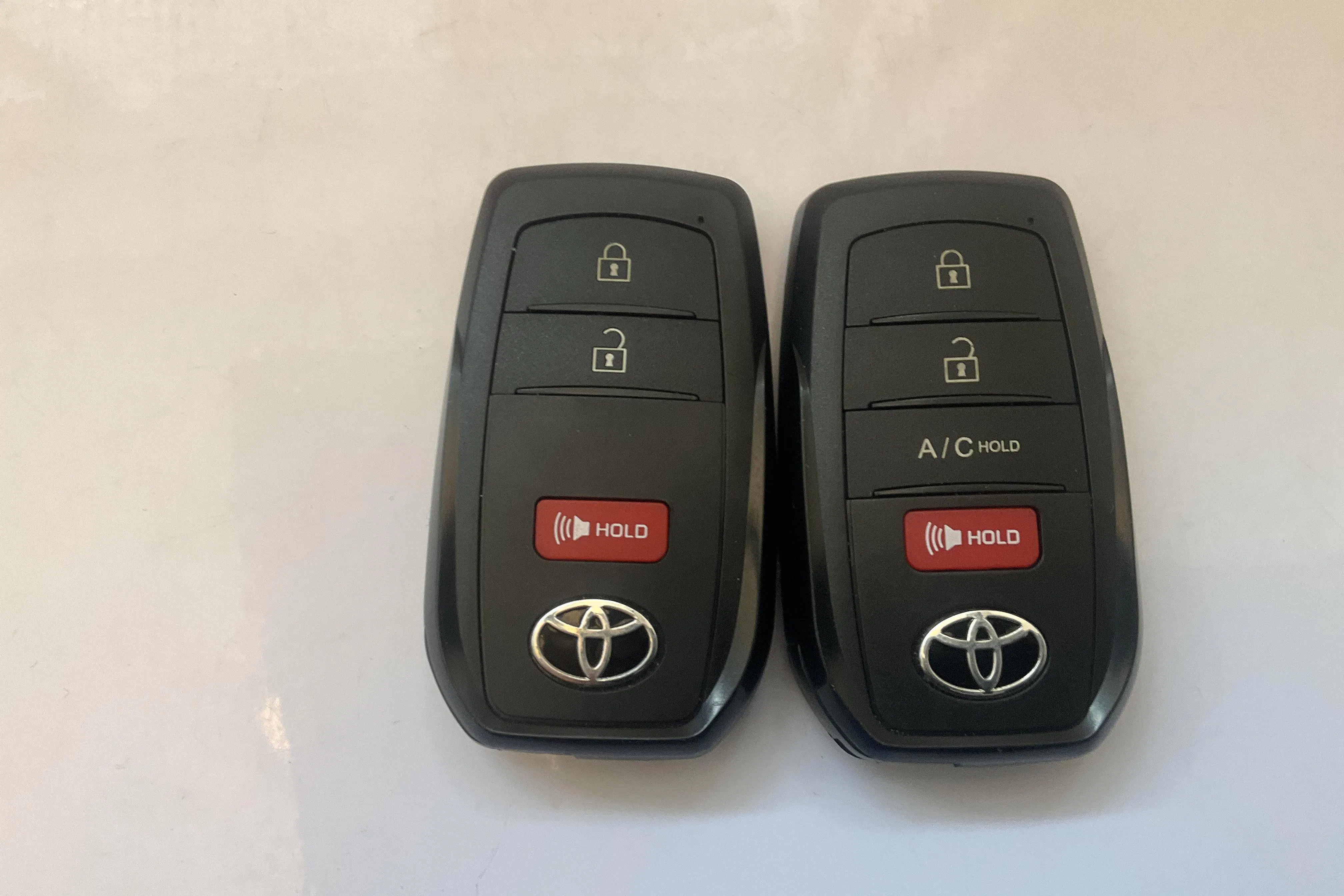 Presentationsfoto 17 av 17: Toyota C-HR Hybrid 1.8 (140hk) - 1 956 mil - Automat - svart - 2025