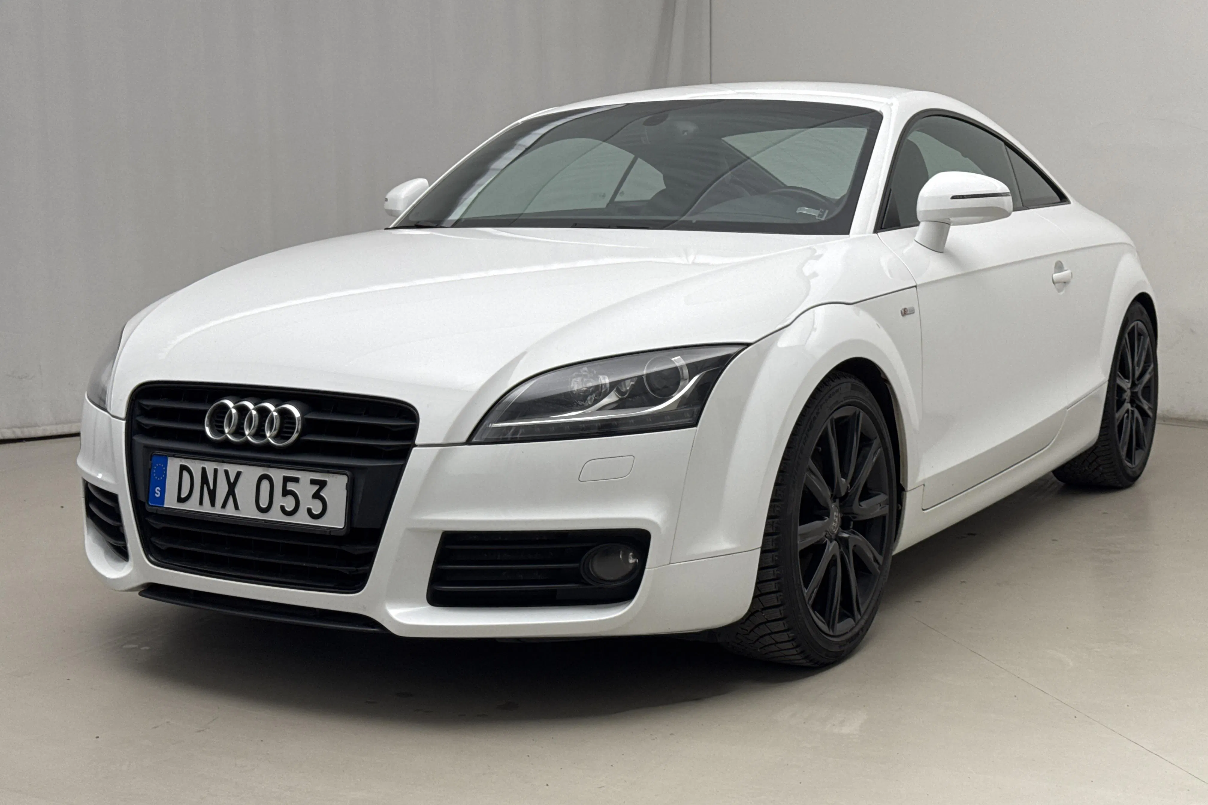 Presentationsfoto 1 av 18: Audi TT 1.8 TFSI Coupé (160hk) - 12 519 mil - Manuell - vit - 2012