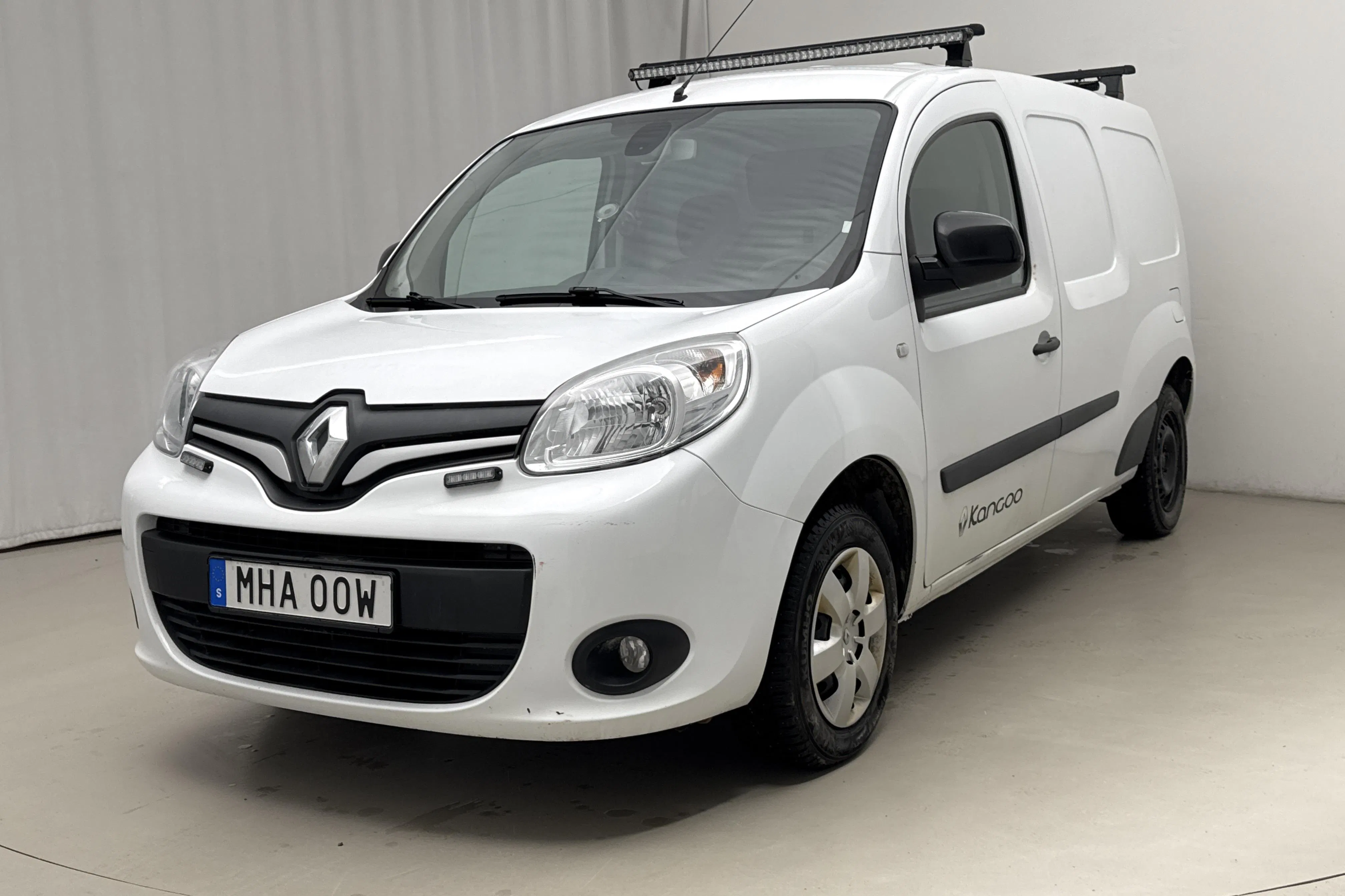 Presentationsfoto 1 av 16: Renault Kangoo 1.5 dCi Maxi skåp (90hk) - 10 014 mil - Manuell - vit - 2019