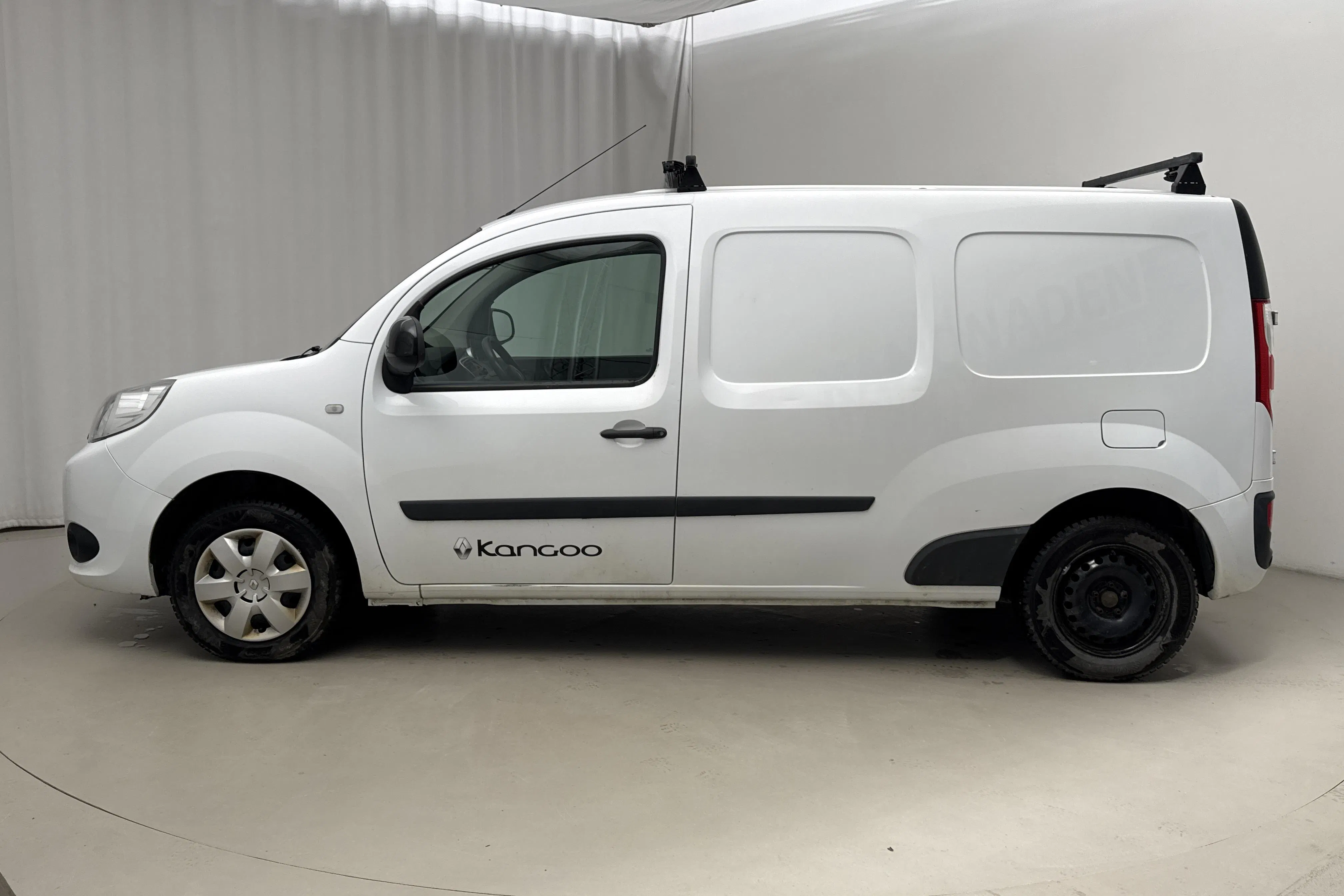 Presentationsfoto 2 av 16: Renault Kangoo 1.5 dCi Maxi skåp (90hk) - 10 014 mil - Manuell - vit - 2019